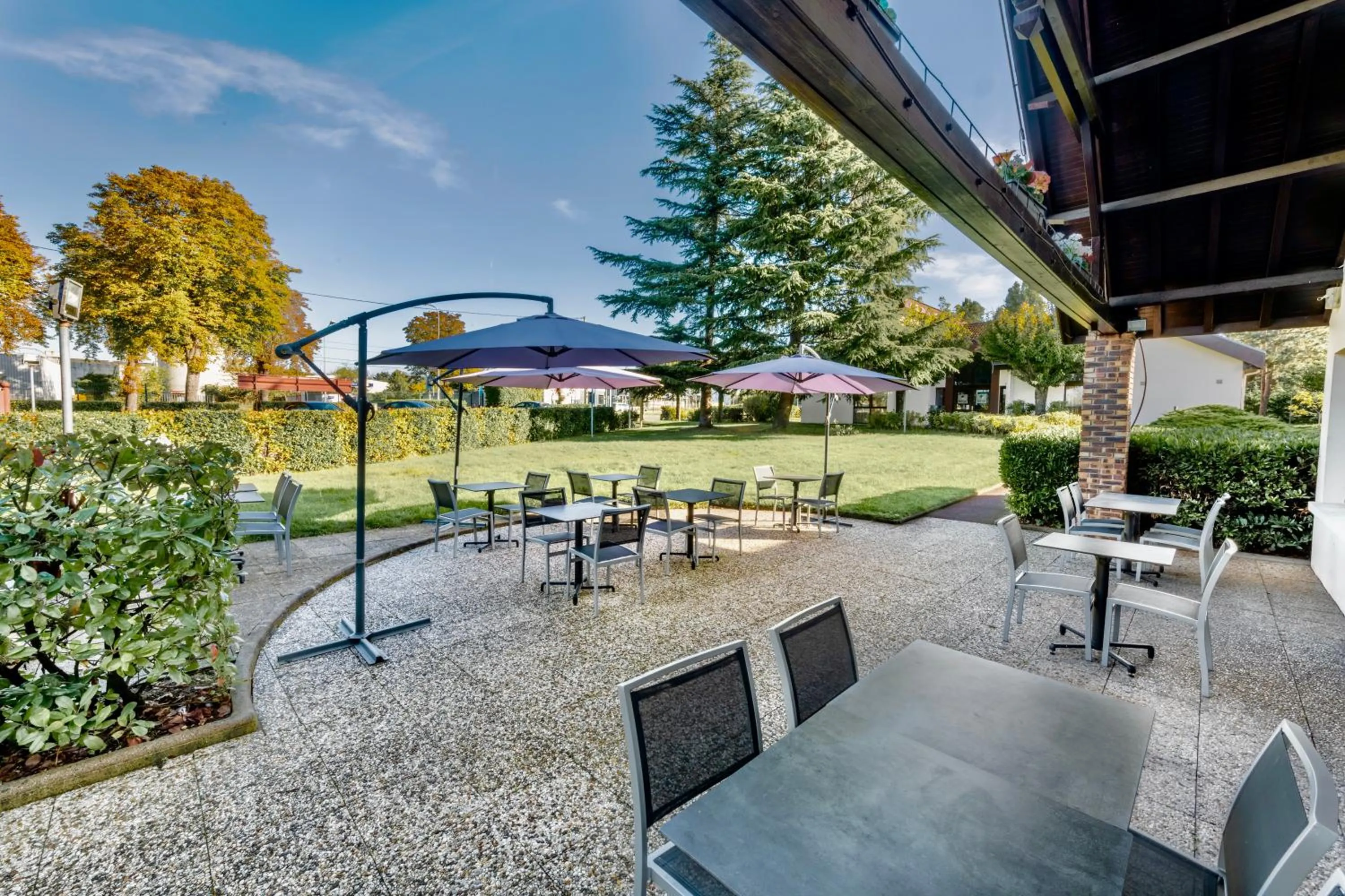 Patio in Kyriad Hotel Meaux