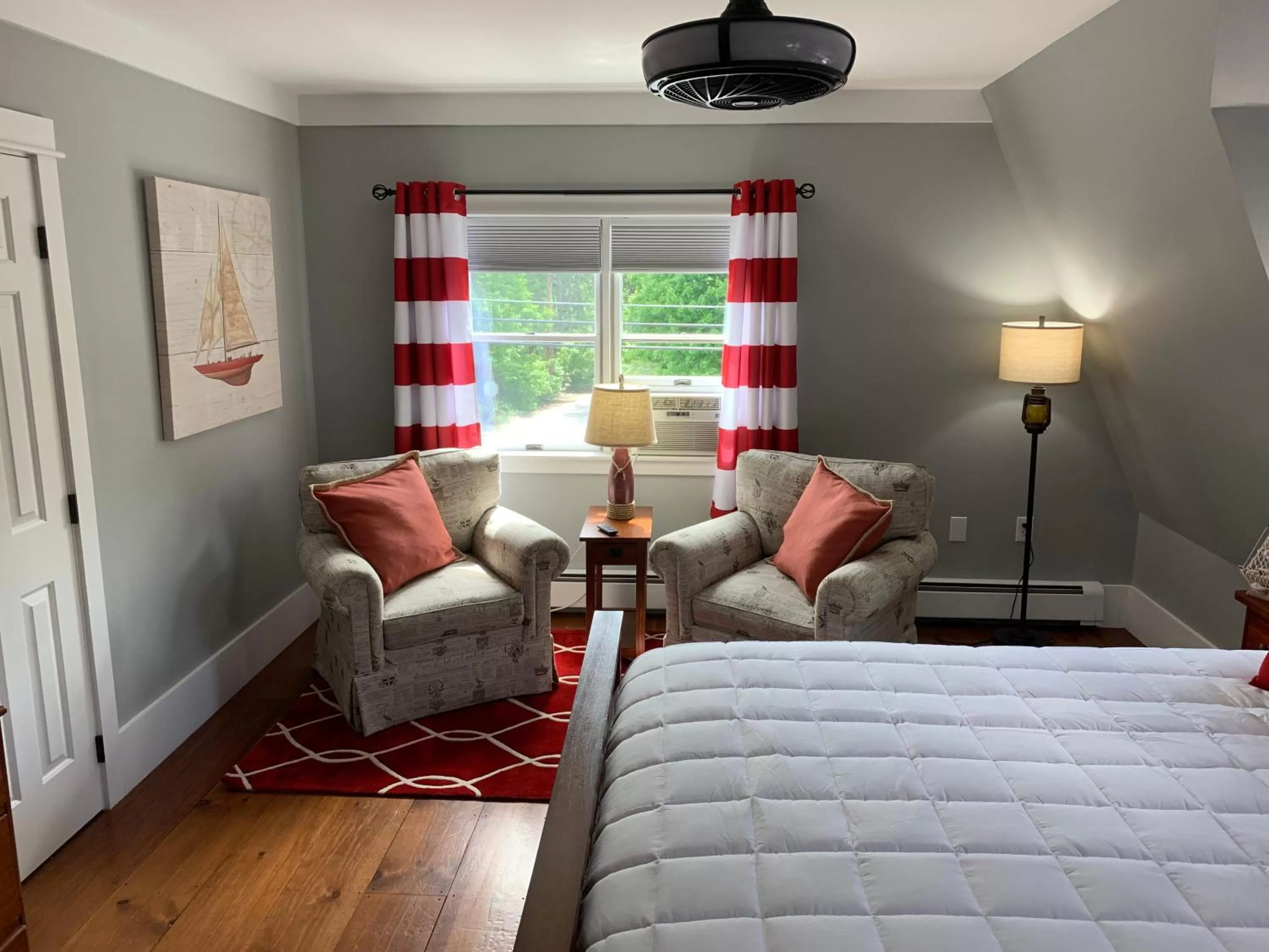 Bed in White Sails Inn