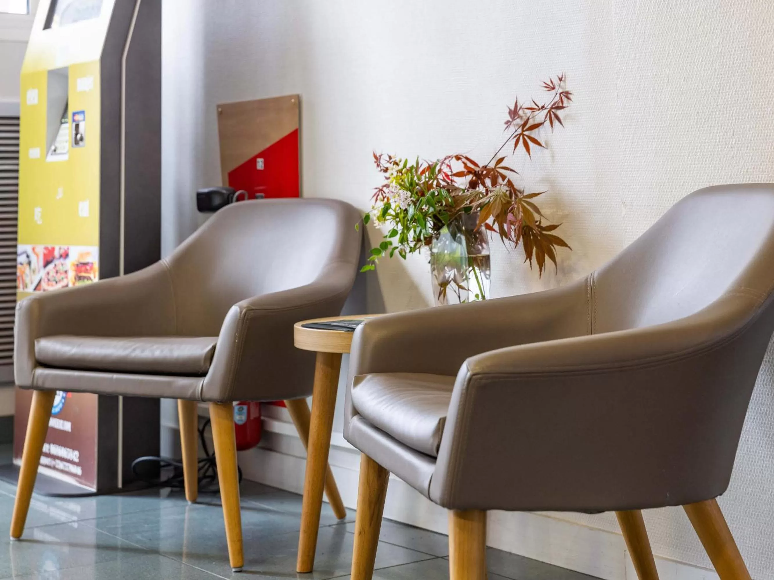 Lobby or reception in B&B HOTEL Rennes Sud Chantepie