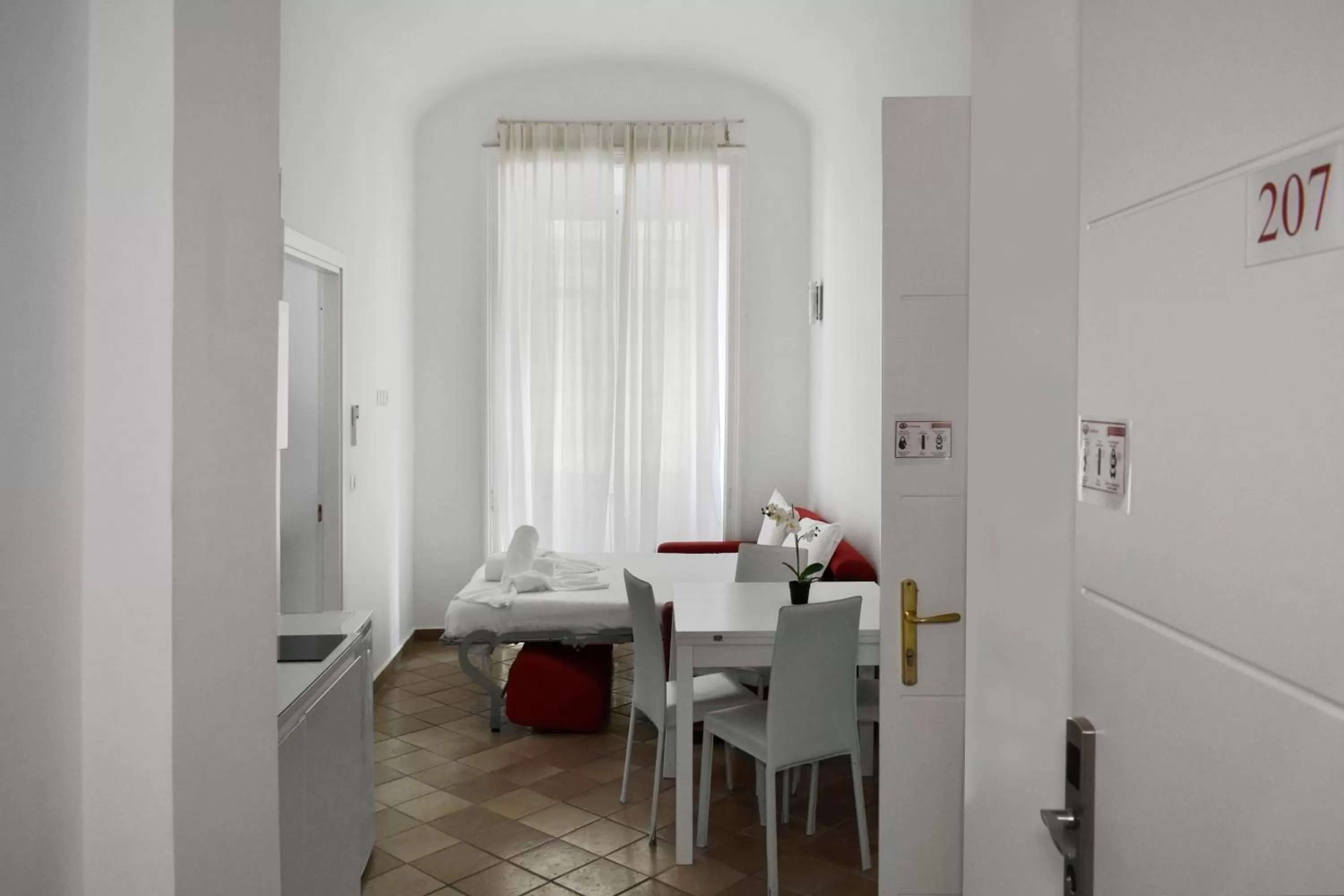 Photo of the whole room in Roma Resort Colosseum