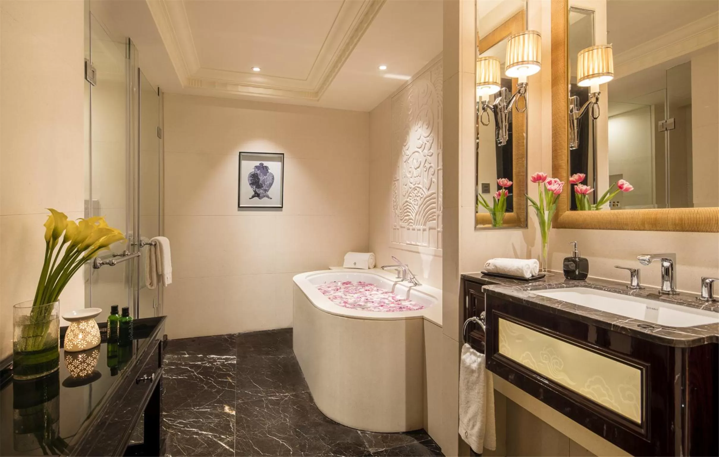 Bathroom in The Pury Hotel