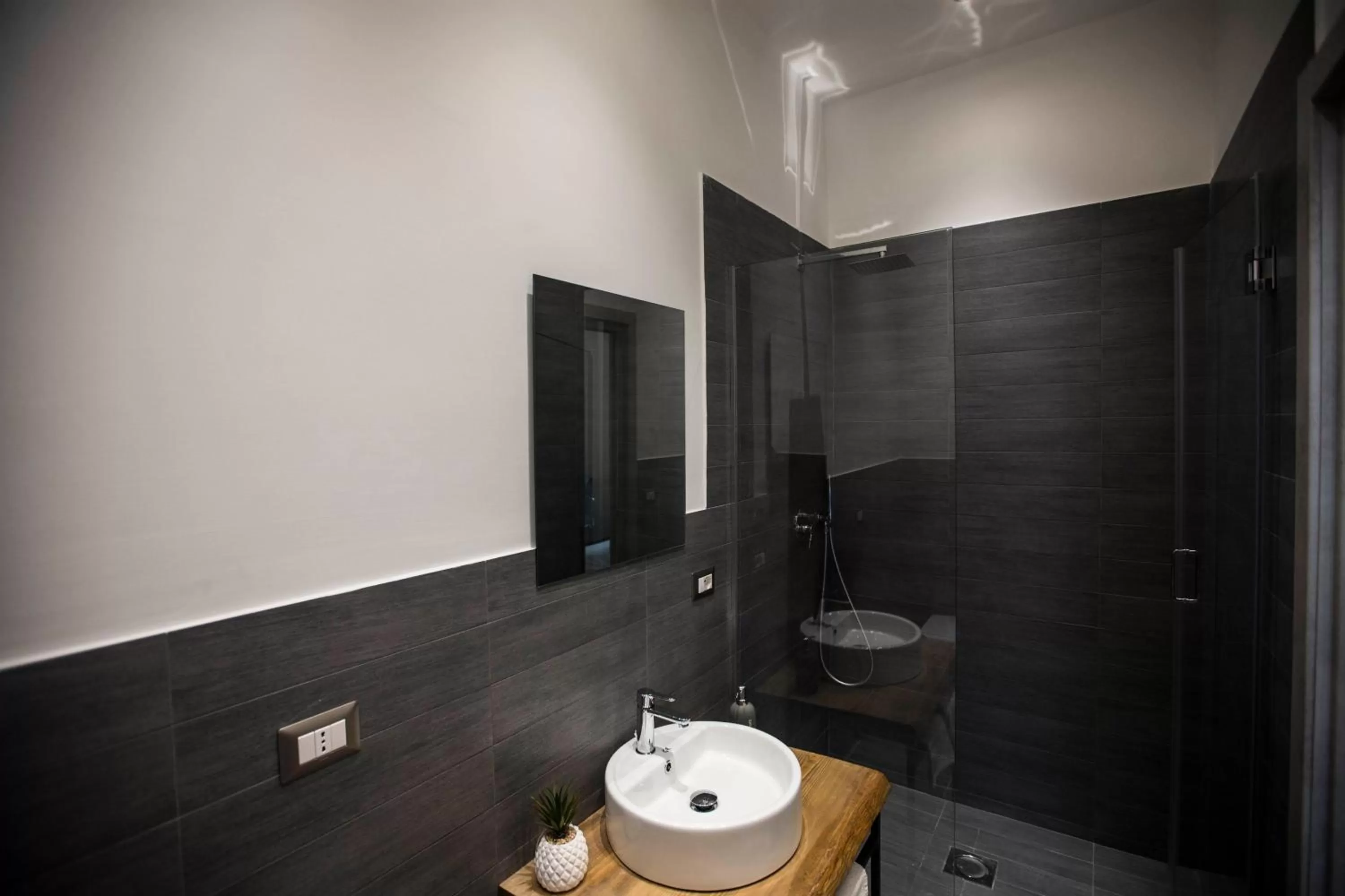 Bathroom in GB Central Station Napoli