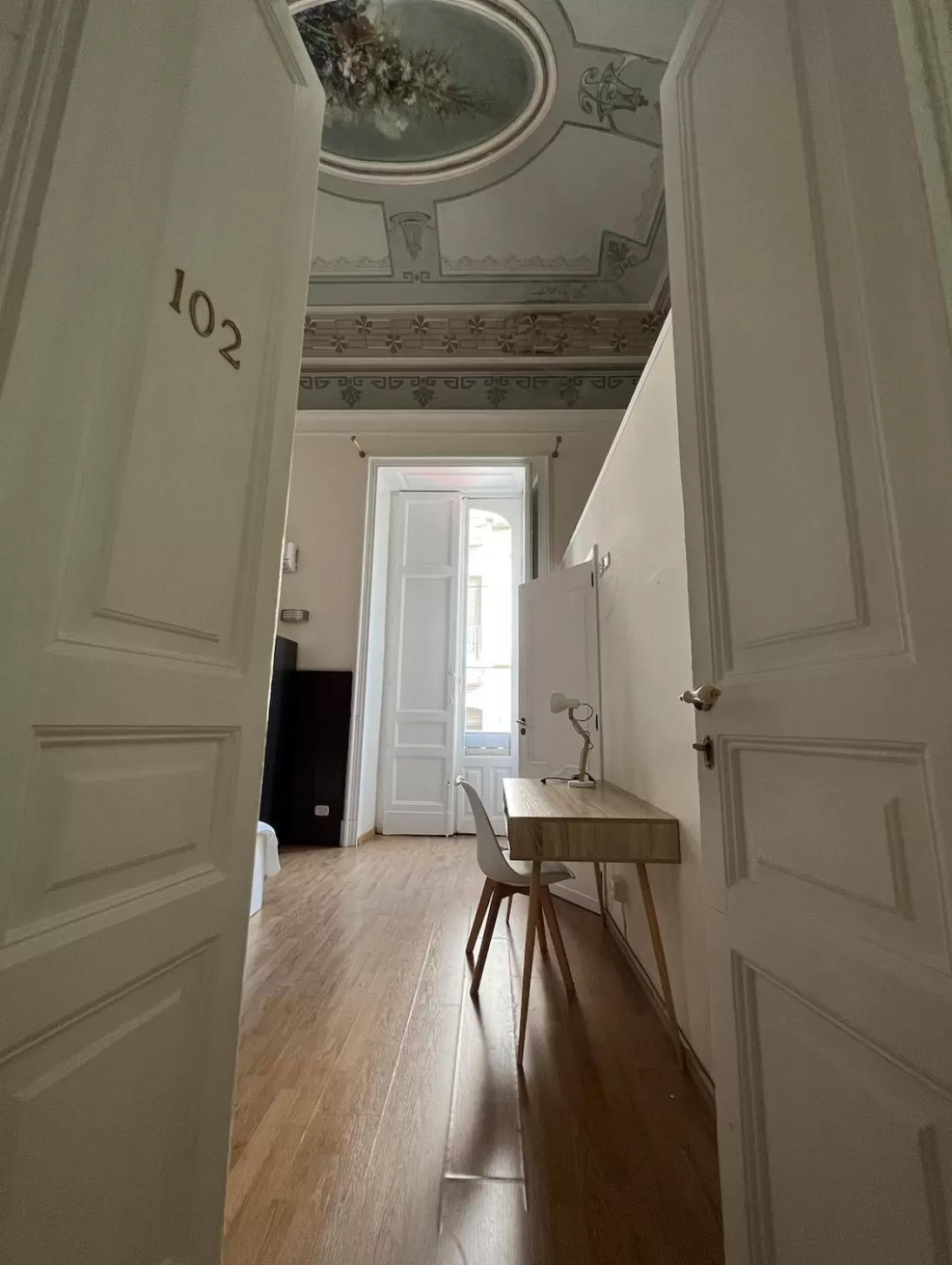 Shower in Il giardino e gli affreschi