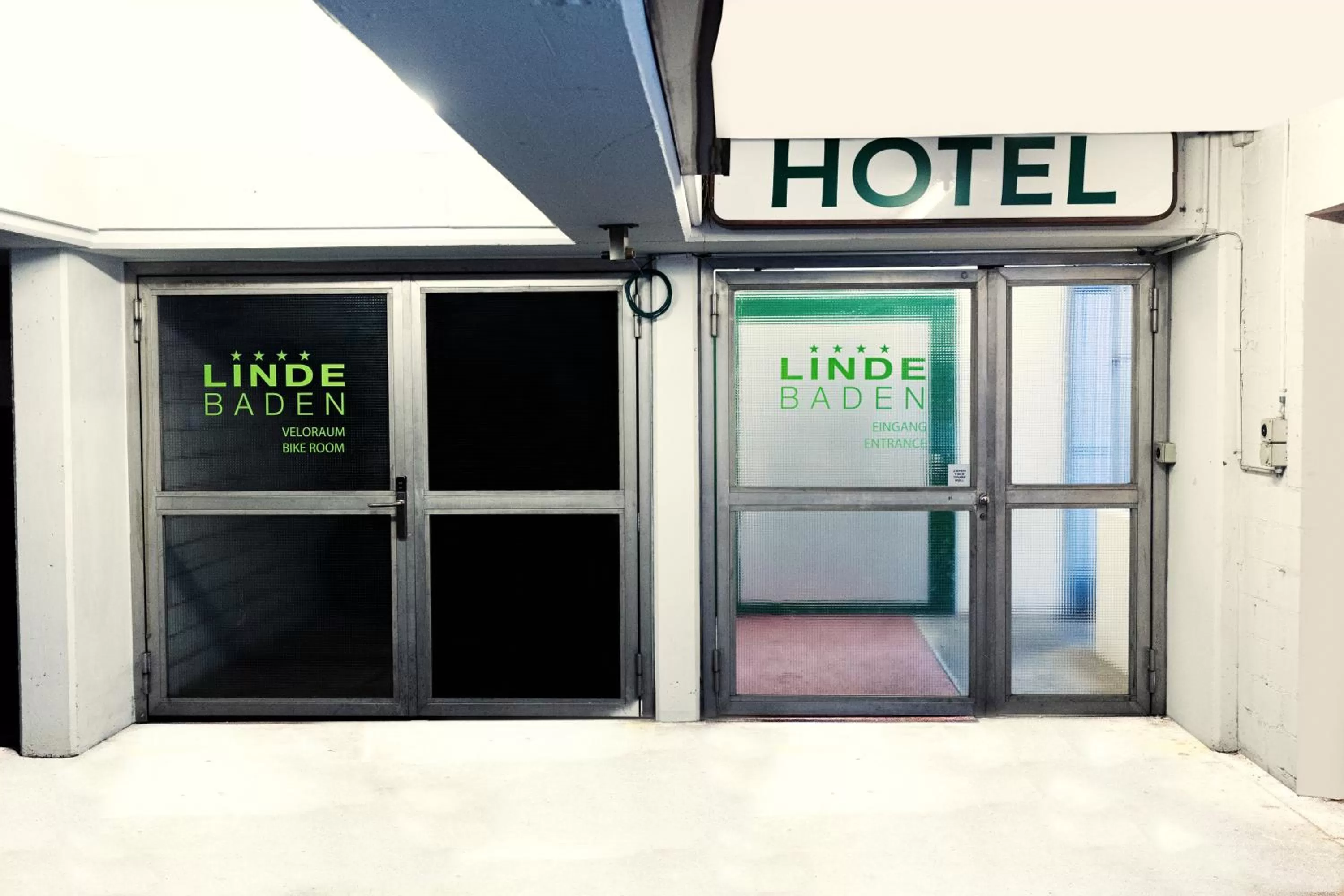 Parking in Hotel Linde - 24h Self Check-in