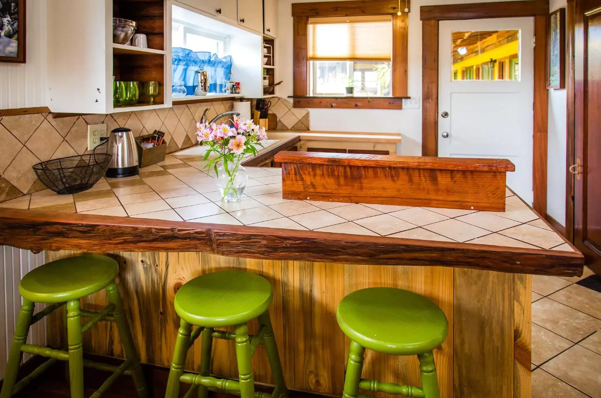 Two-Bedroom Suite in The Front Porch Hidden Oasis Two-Bedroom Suite in The Front Porch Hidden Oasis