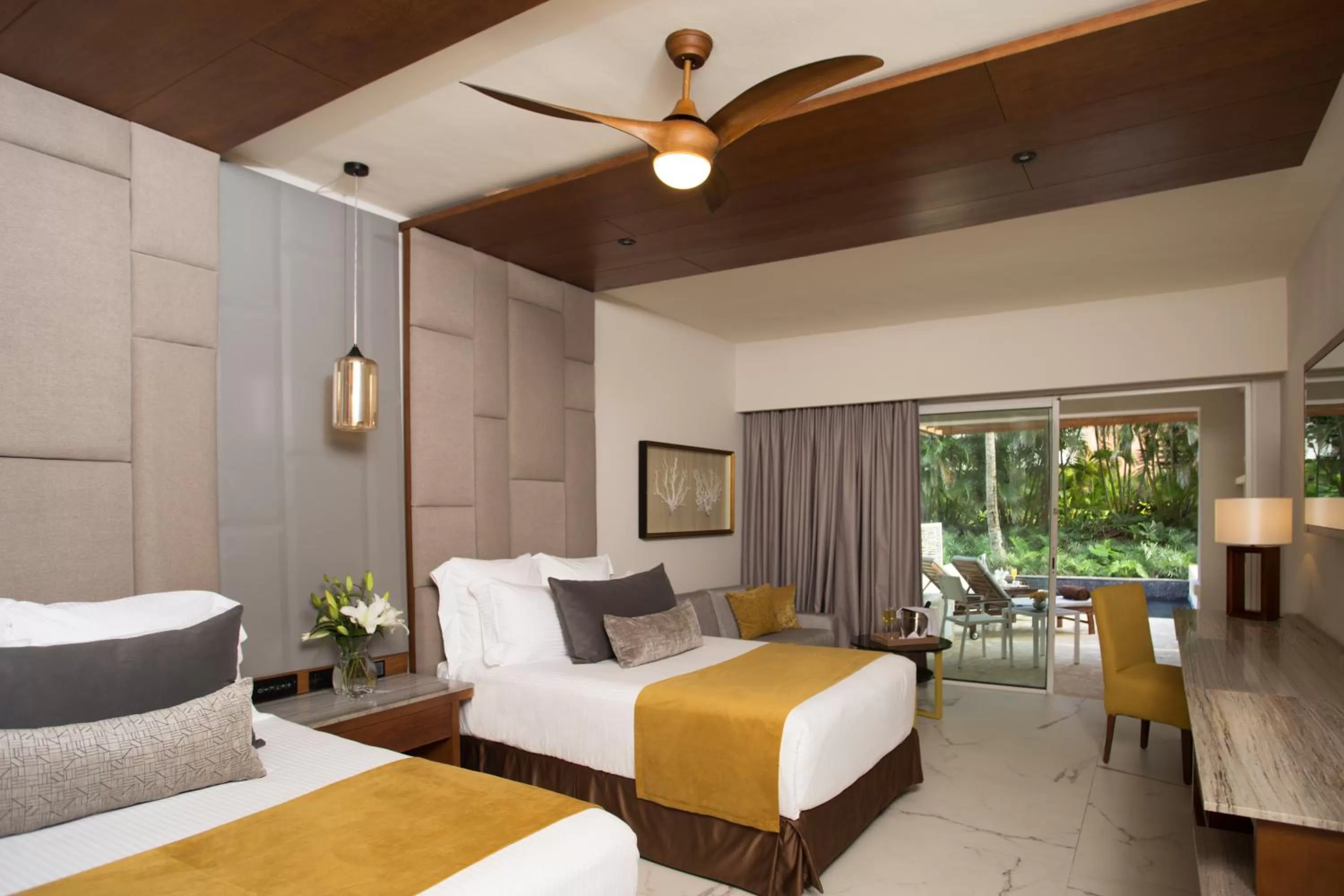 Pool view, Bed in Secrets Royal Beach Punta Cana - Adults Only - All Inclusive