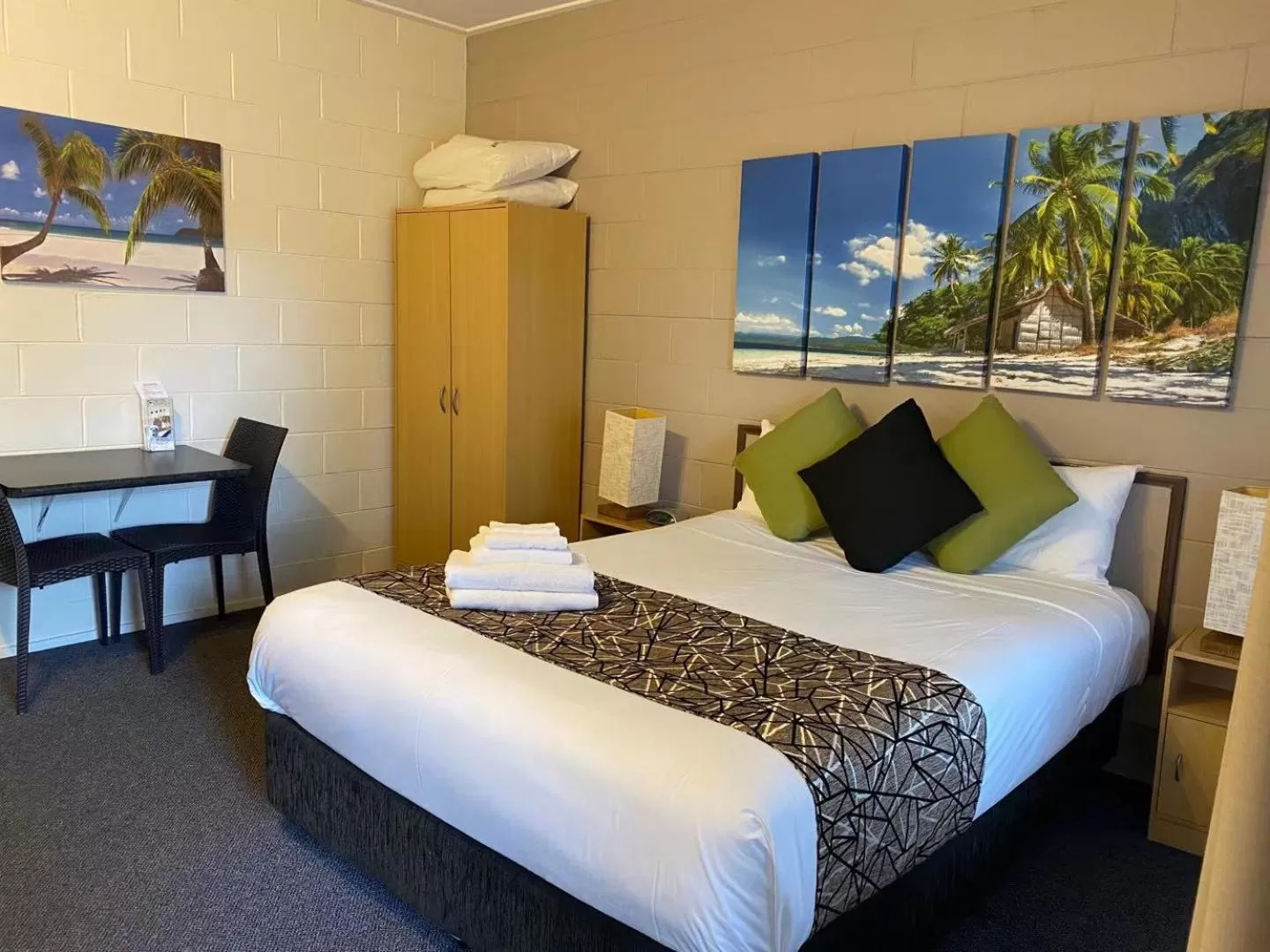 Bed in Motel Kempsey