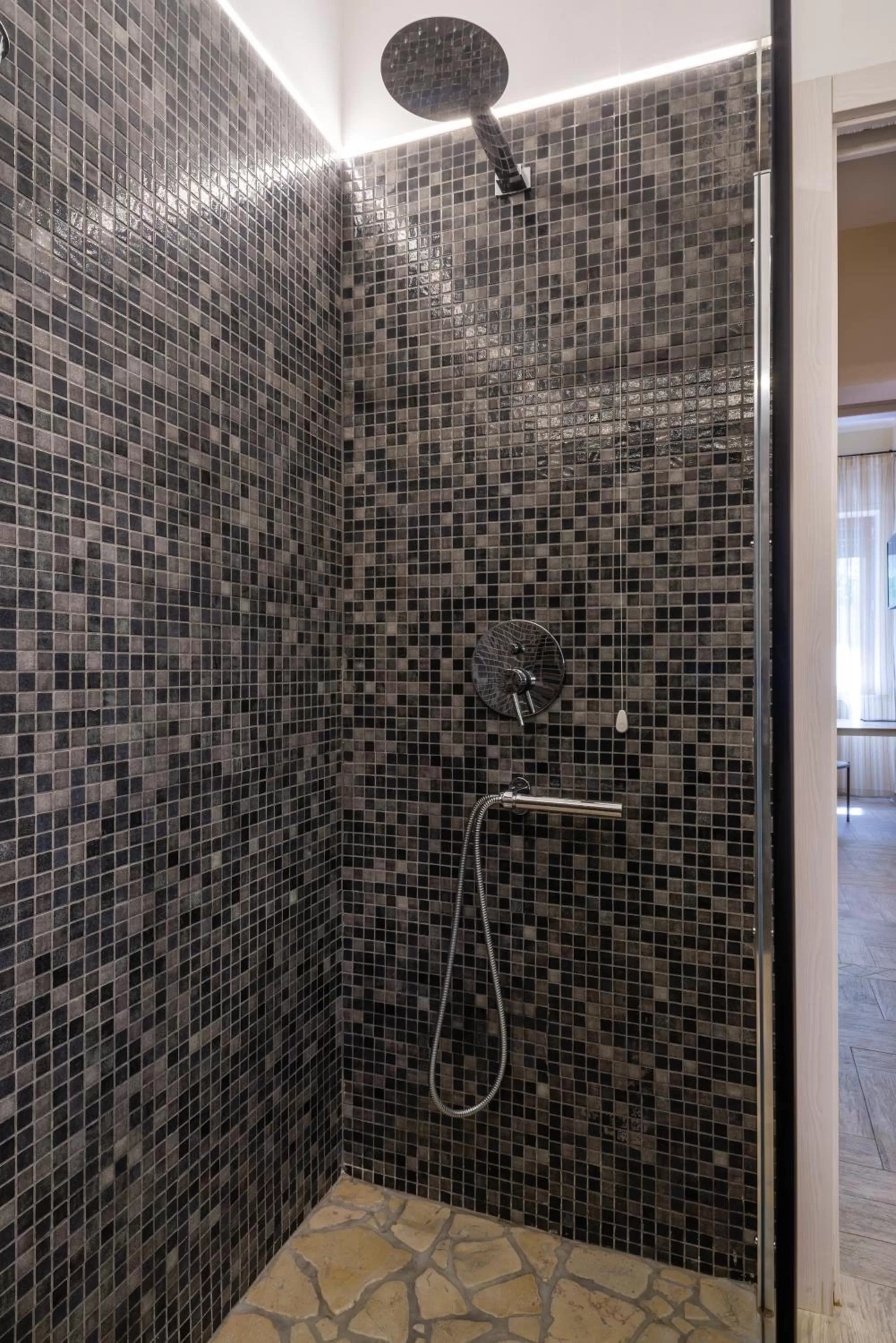 Shower in Villa Domus Salento Suites & Rooms con parcheggio privato in loco