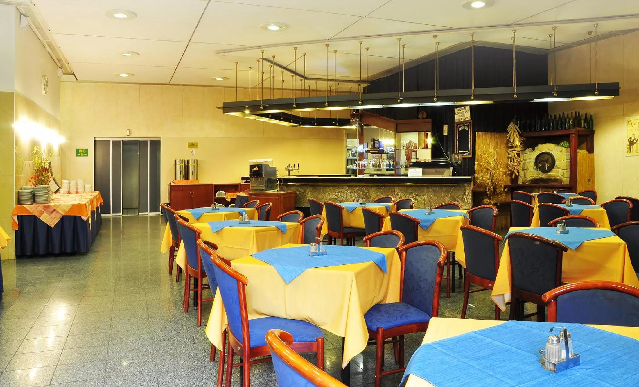 Restaurant/places to eat in Olympik Tristar