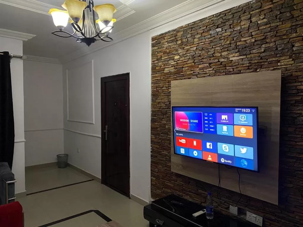 TV and multimedia, TV/Entertainment Center in Palazzo Apartments