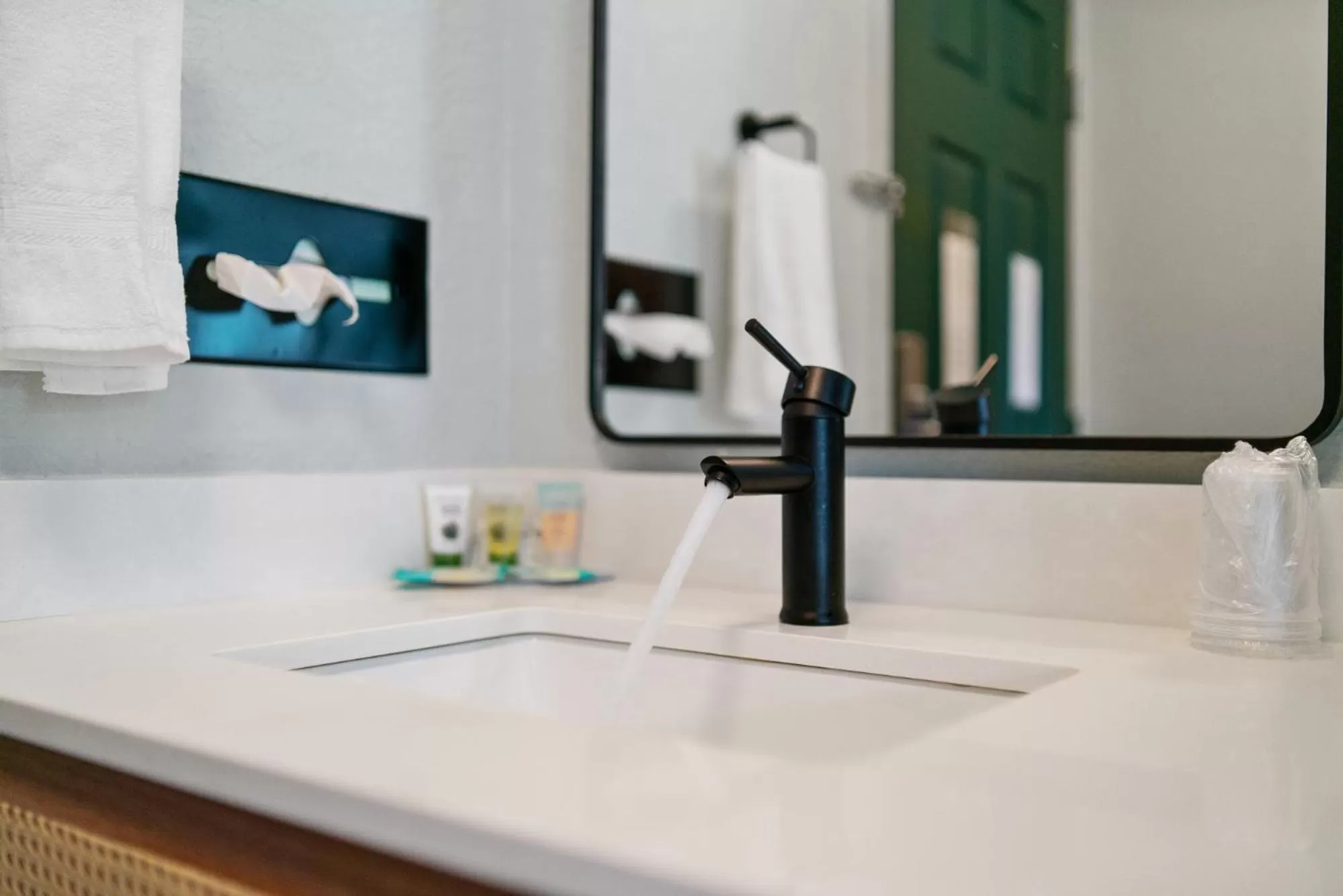 Garibaldi Inn at the Bay