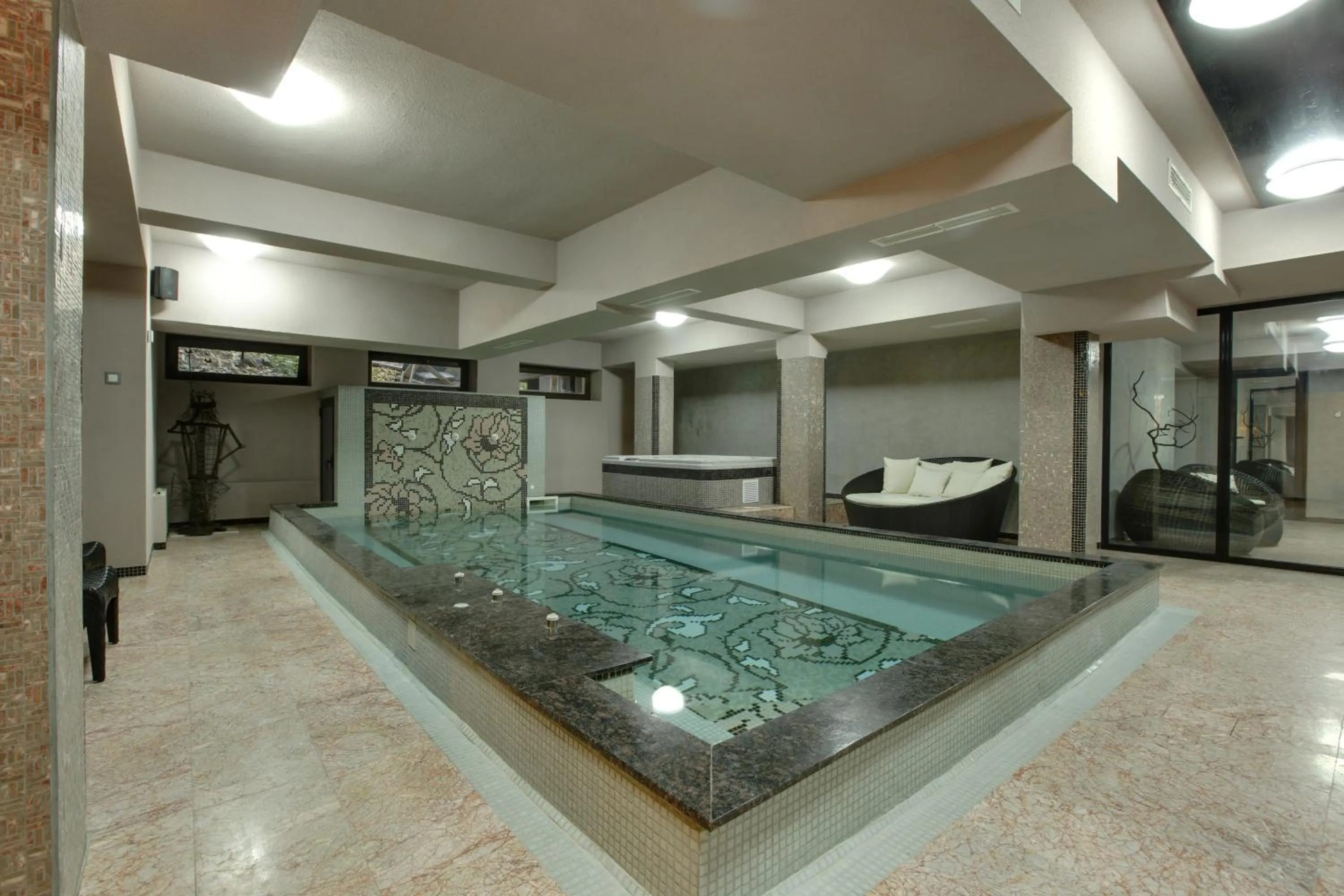Swimming pool in Vila 6aTo Hotel & Wellnes