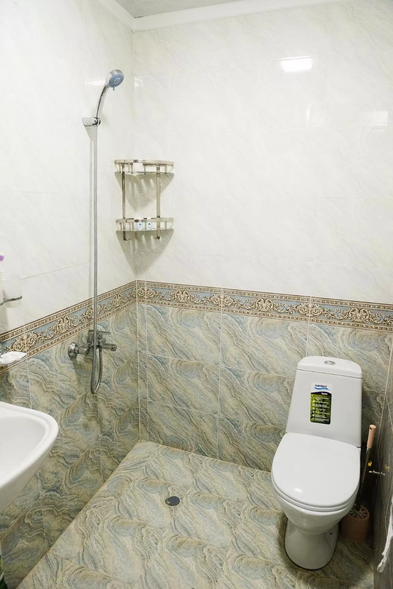 Bathroom in Durdona hotel