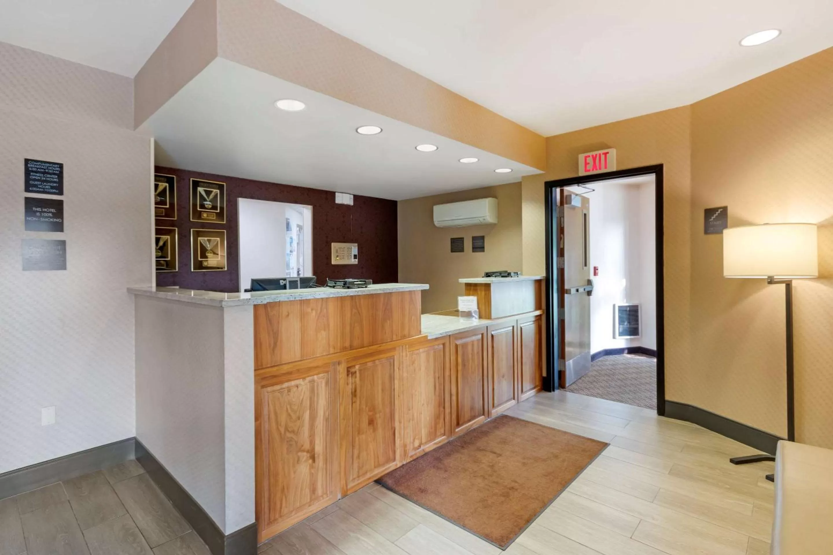 Lobby or reception in Comfort Inn & Suites Market - Airport