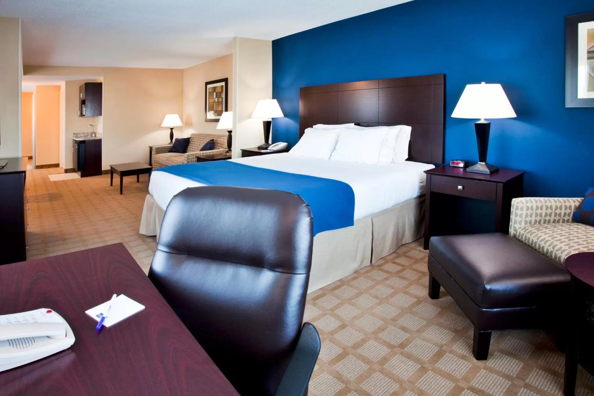 Photo of the whole room, Bed in Holiday Inn Express Hotel & Suites Fort Pierce West by IHG