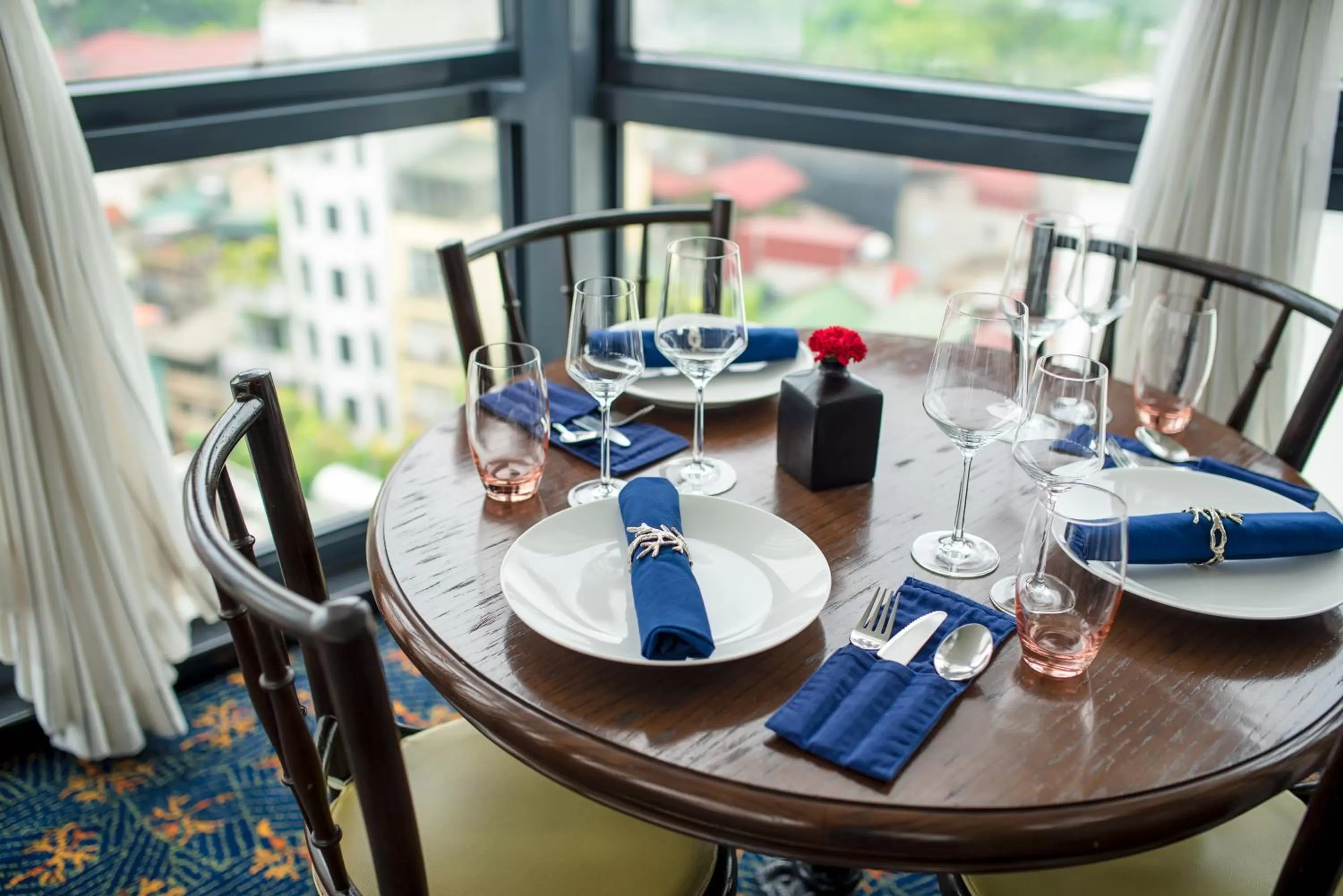 Restaurant/places to eat in La Nueva Boutique Hotel Hanoi & Spa