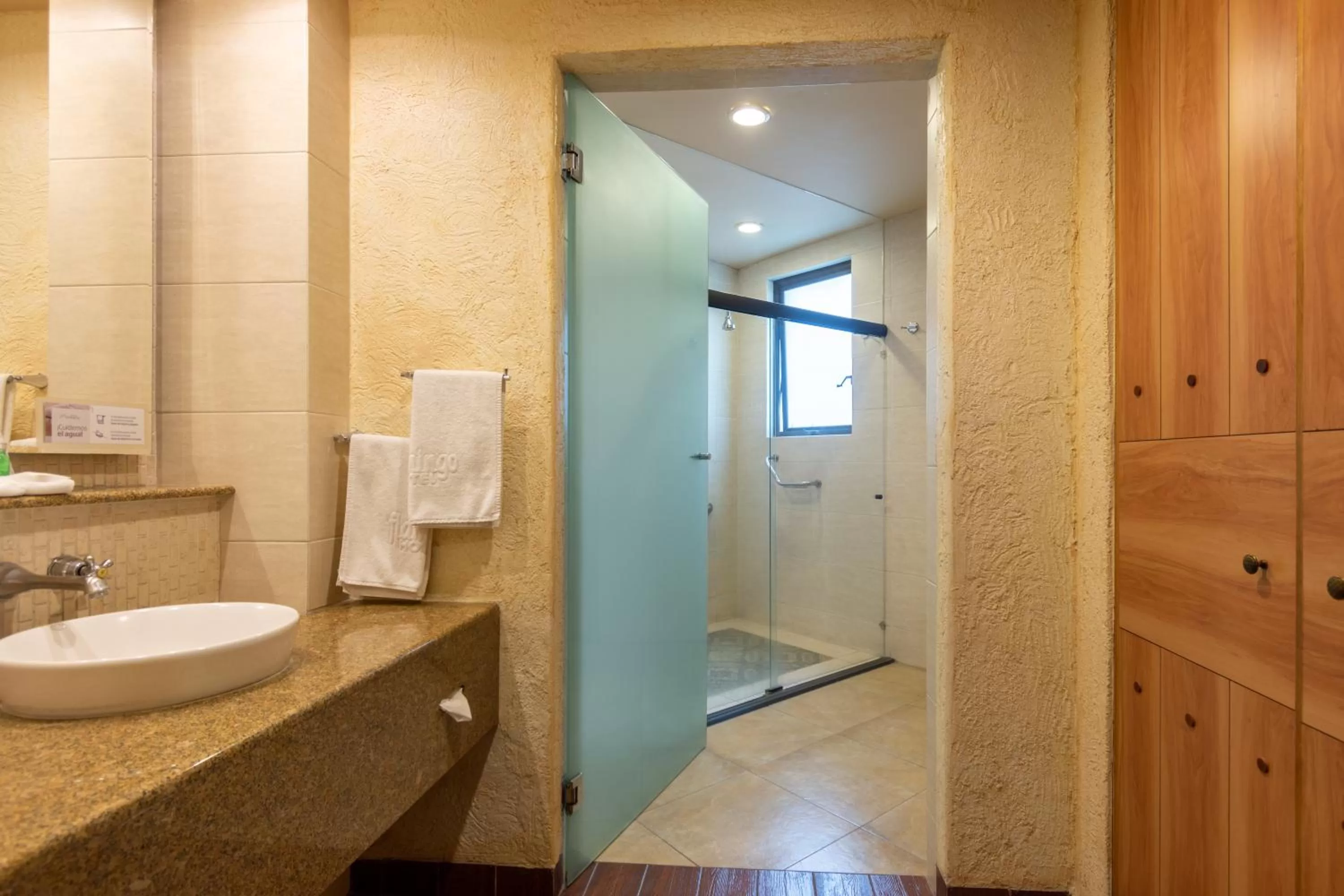 Bathroom in Hotel Flamingo Inn