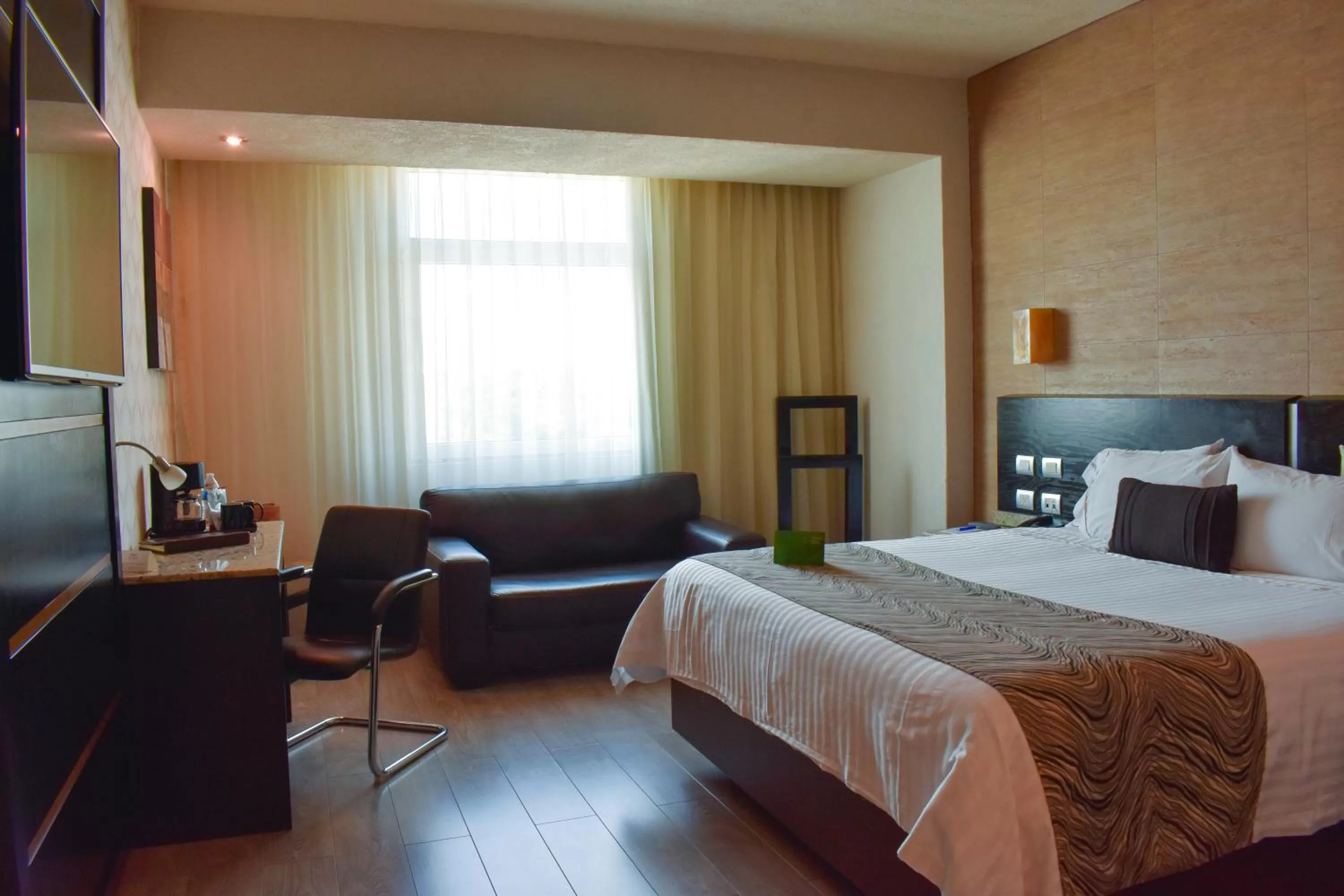 Photo of the whole room, Bed in Hotel Portobelo