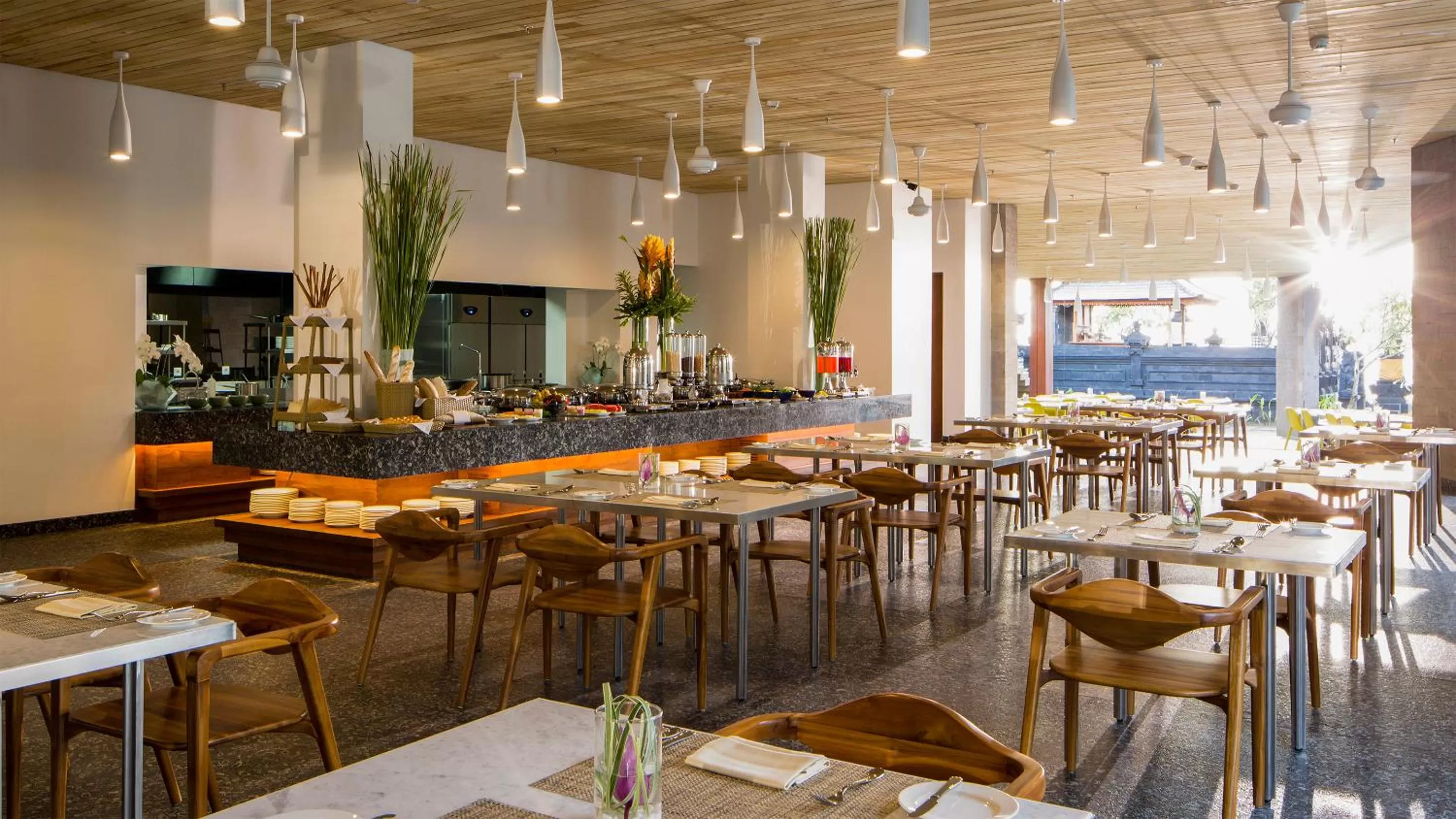 Restaurant/places to eat in Maya Sanur Resort & Spa