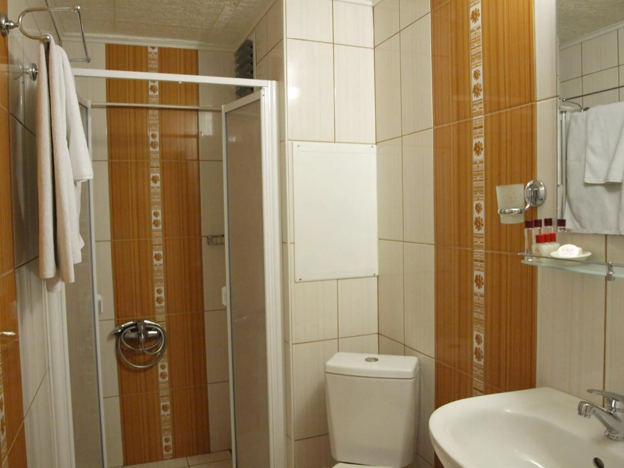 Bathroom in Hotel Nezih Istanbul