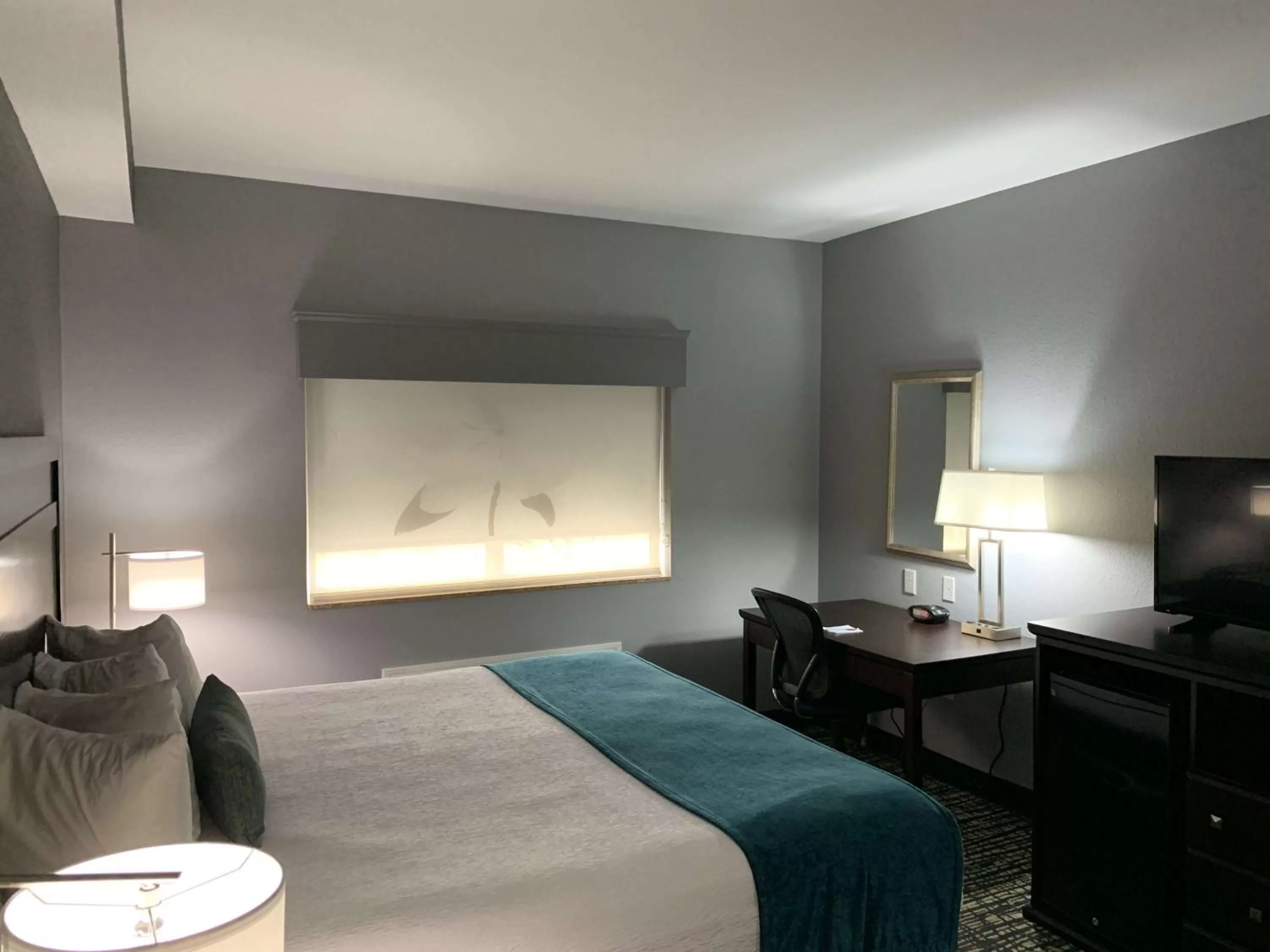 Photo of the whole room, Bed in Best Western Plus Olive Branch Hotel & Suites