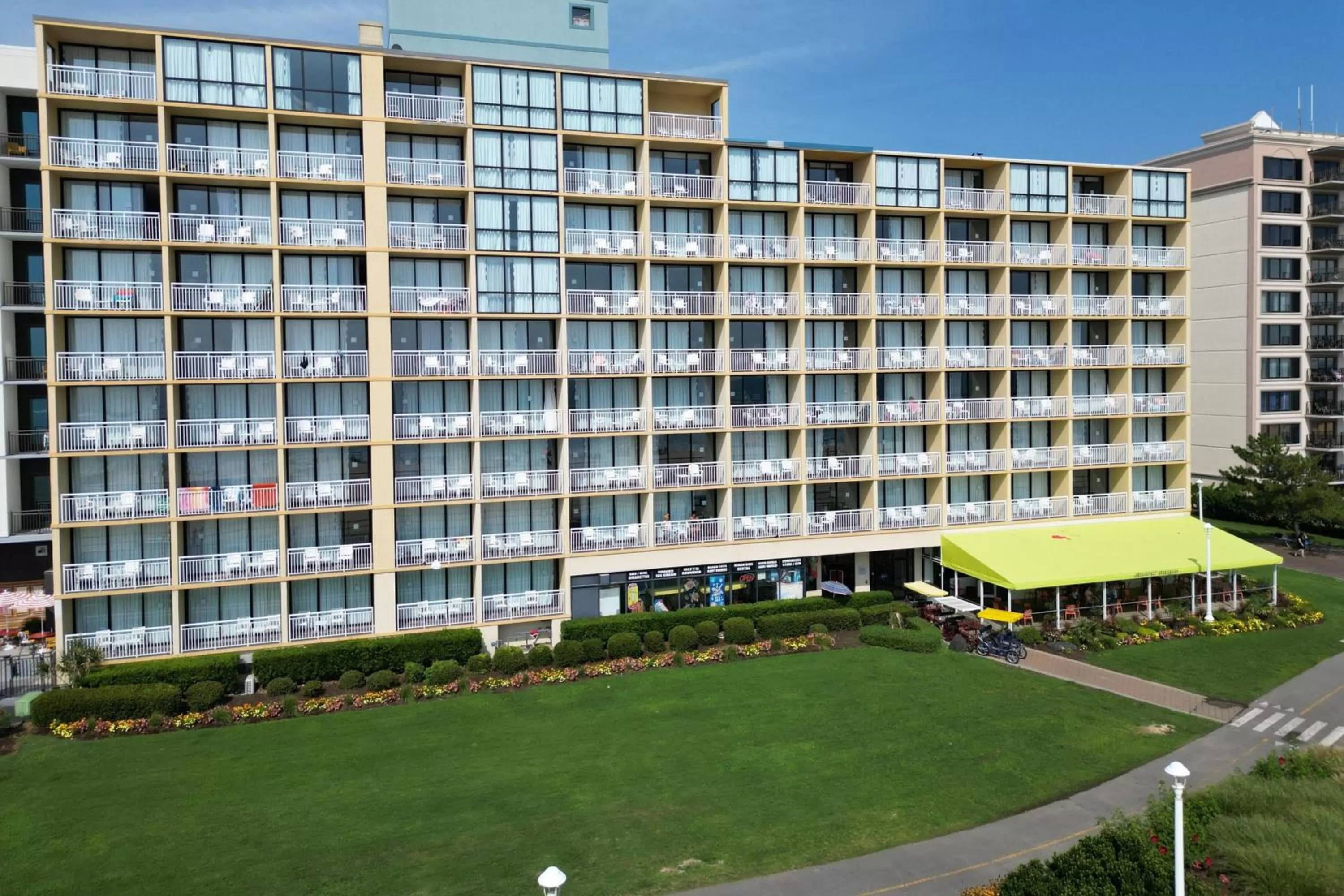 Property building in Four Points by Sheraton Virginia Beach Oceanfront