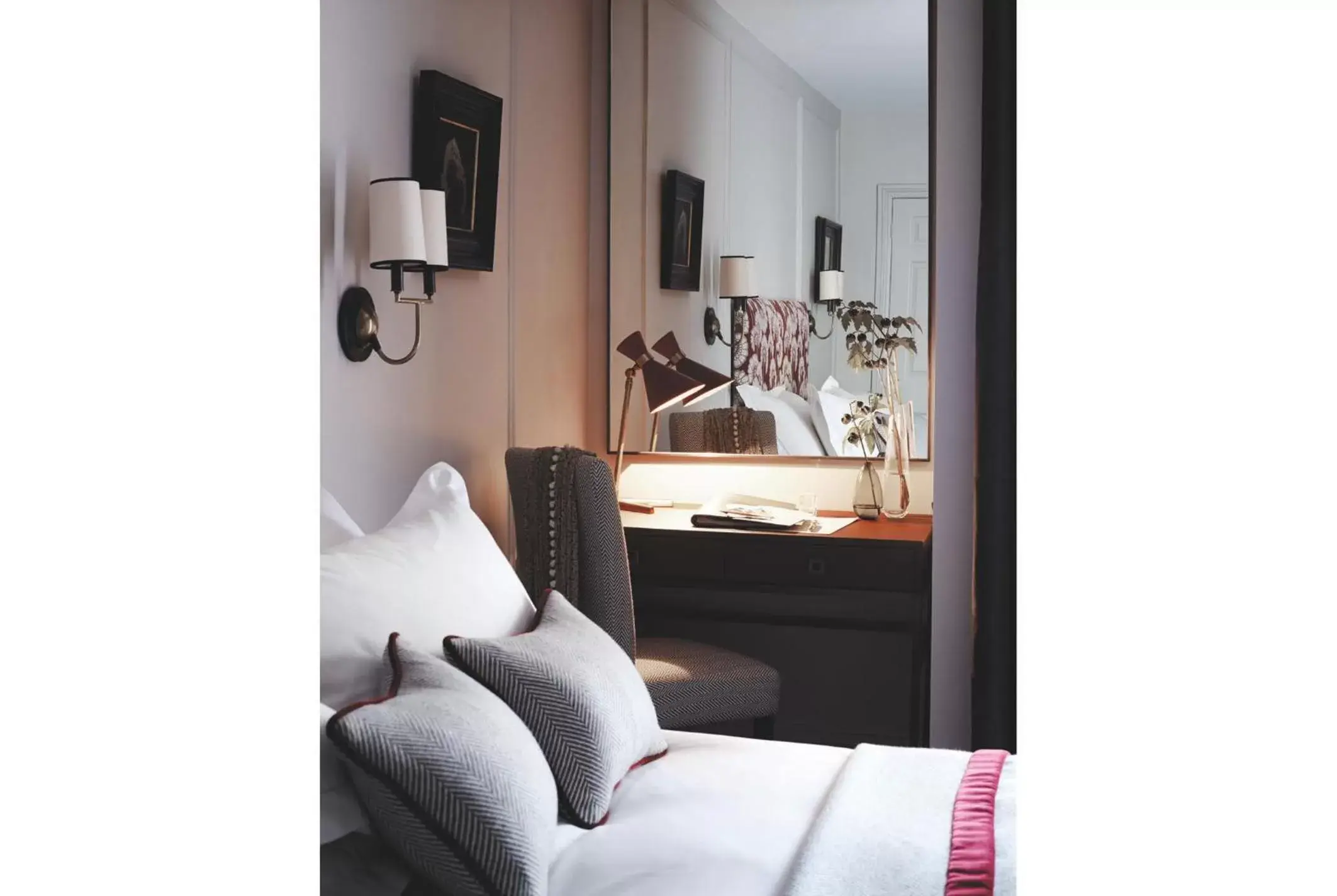 Classic Double Room in Old Parsonage Hotel Classic Double Room in Old Parsonage Hotel