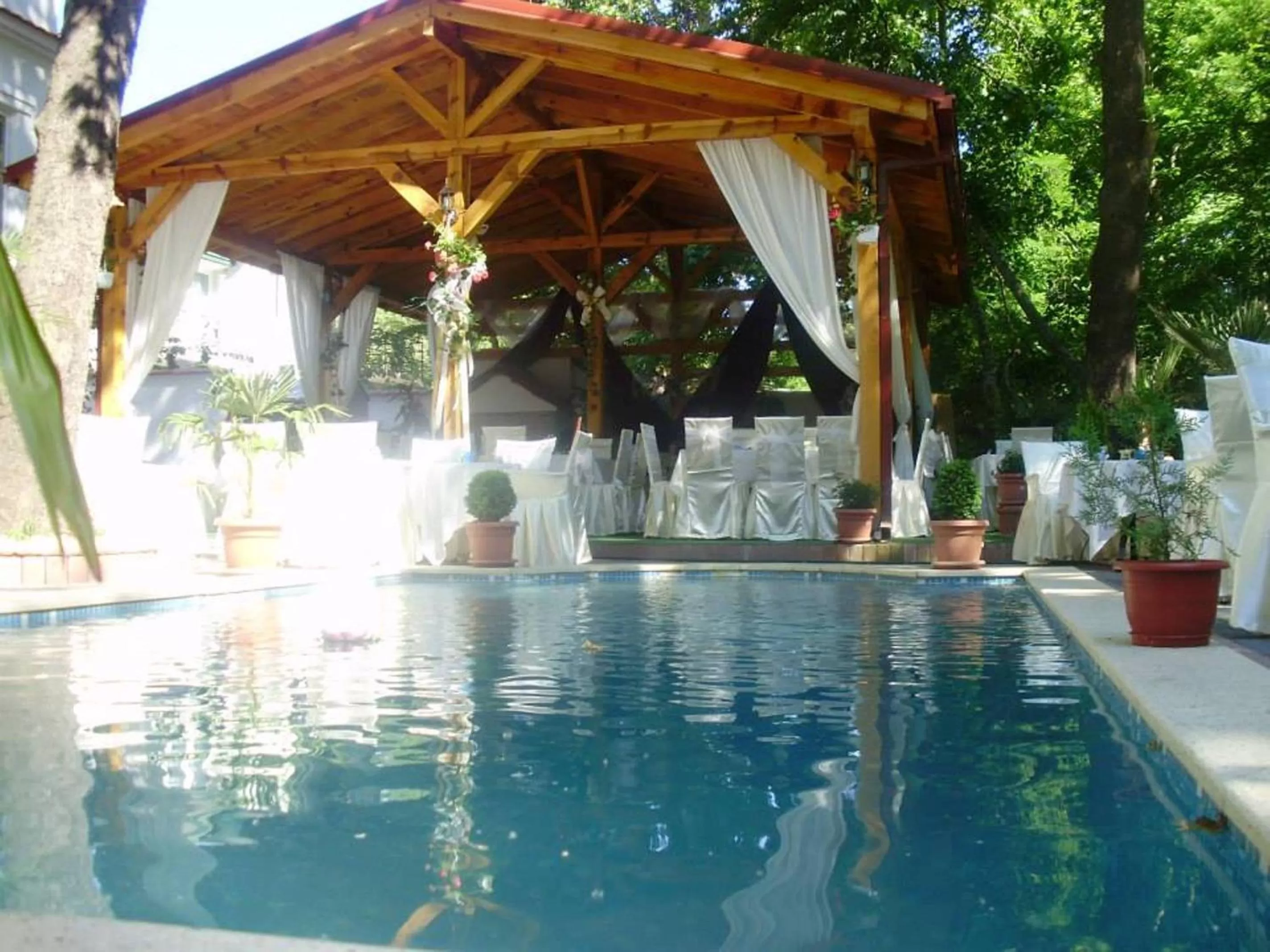Swimming pool, Banquet Facilities in Villa Bella Boutique Hotel