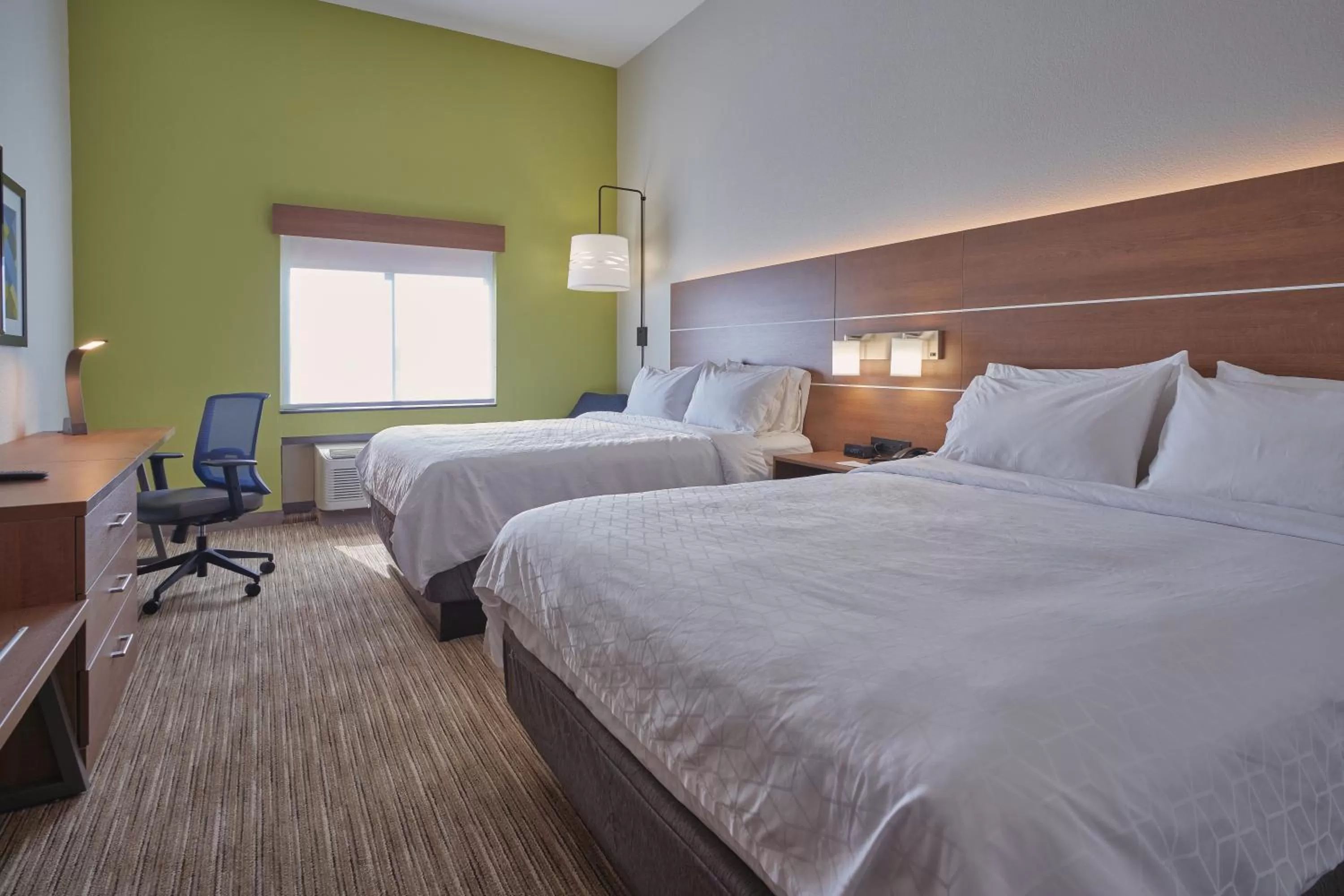 Bed in Holiday Inn Express Hotel and Suites Akron South-Airport Area by IHG