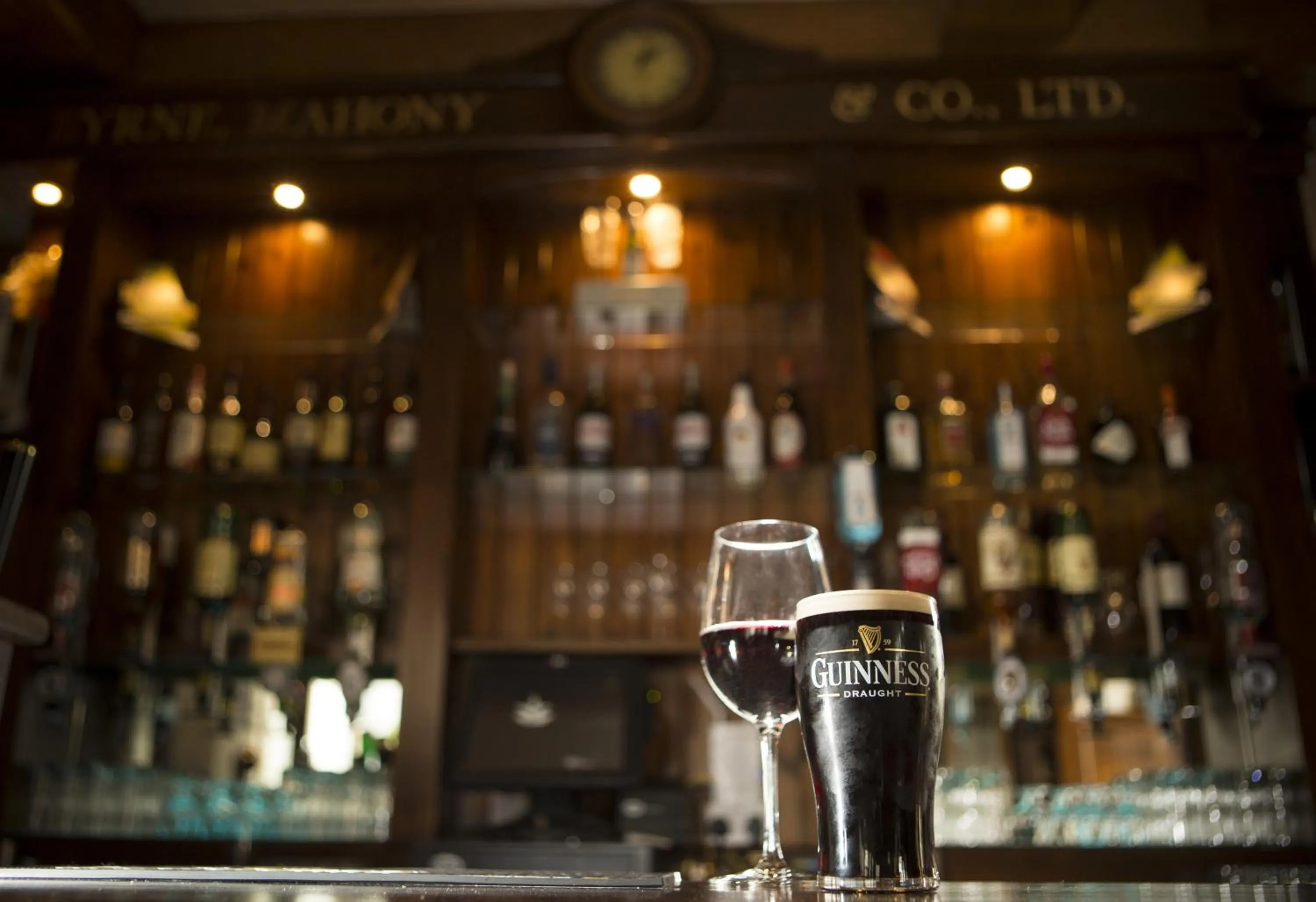 Lounge or bar in Riverside Hotel