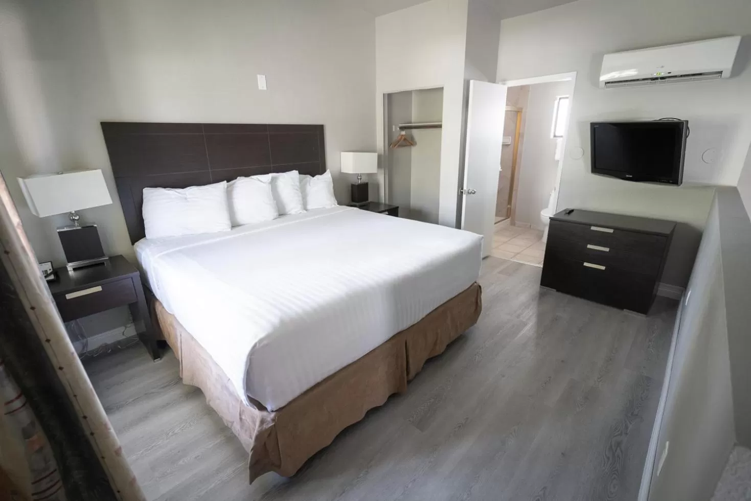 Bedroom, Bed in Alexis Park All Suite Resort