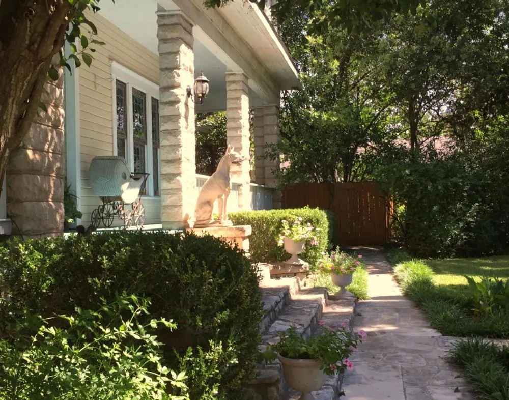 Strickland Arms Bed and Breakfast