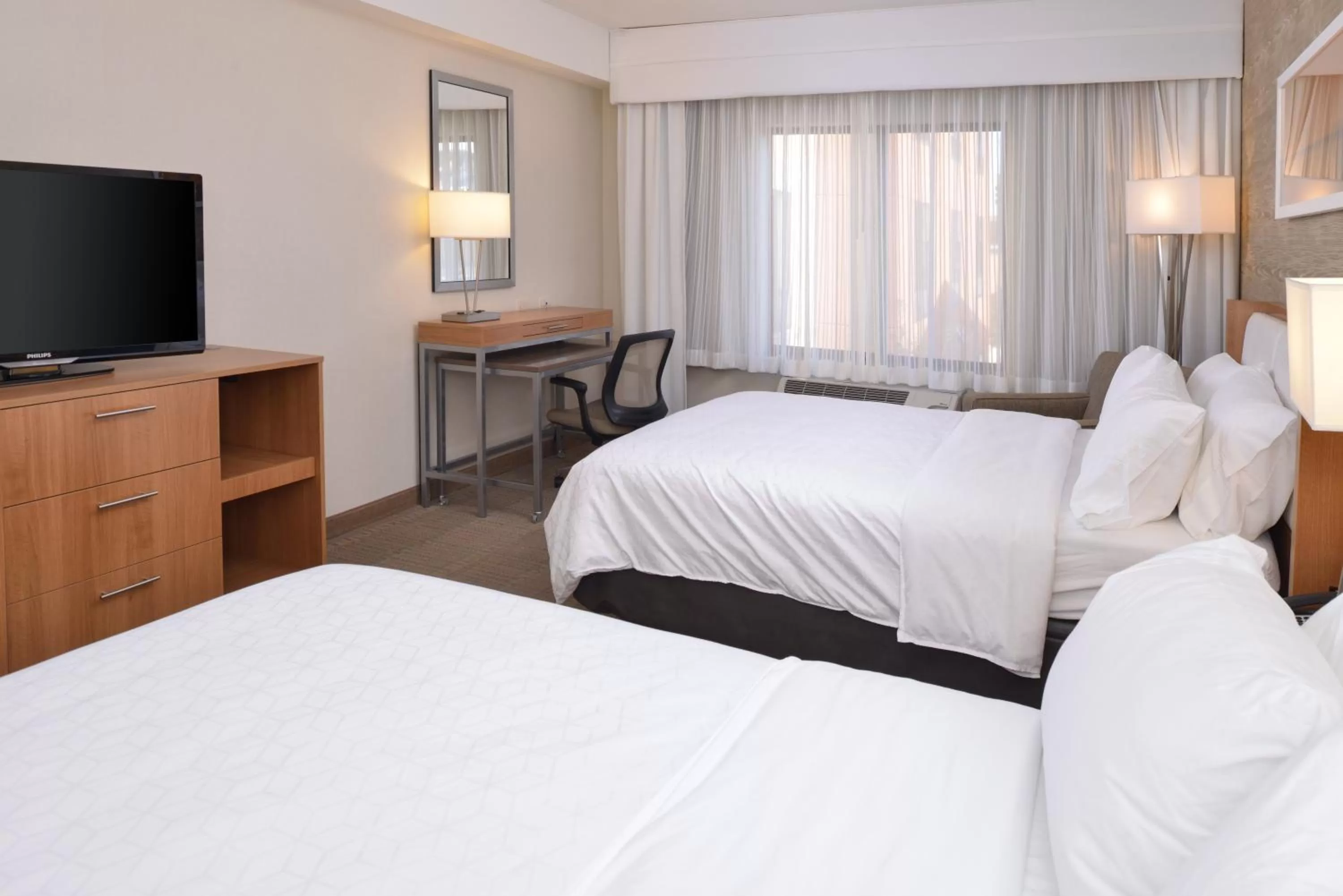 Photo of the whole room, Bed in Holiday Inn Express Pocatello by IHG