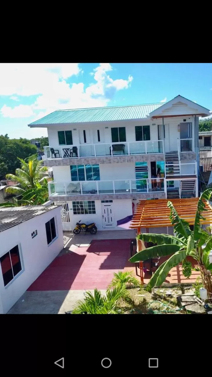 Property Building in Apartamentos Isla Tropical