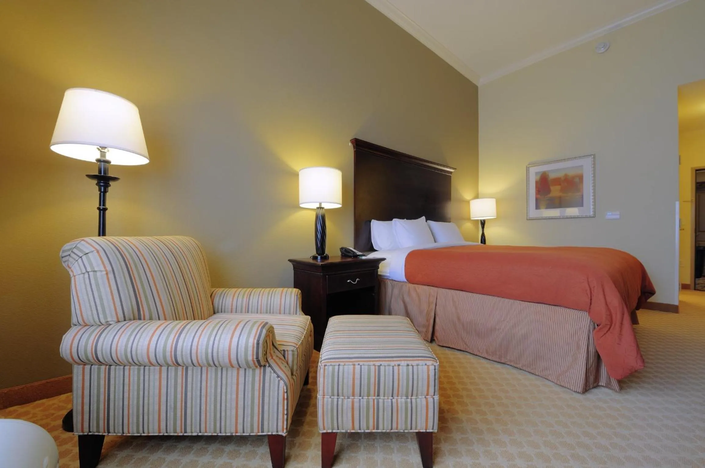 Bedroom in Country Inn & Suites by Radisson, Columbia at Harbison, SC