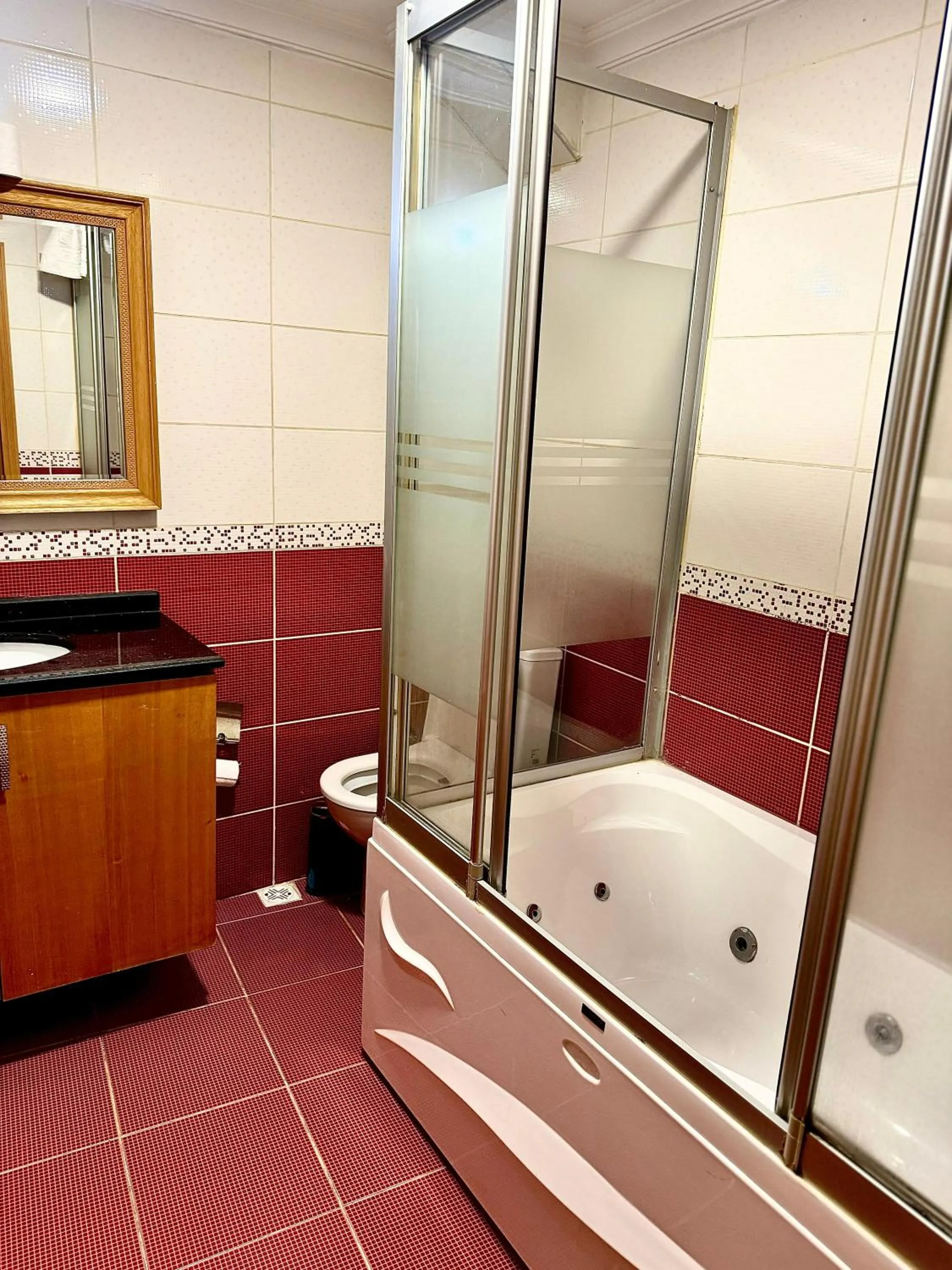 Shower in Grand Papirus Hotel