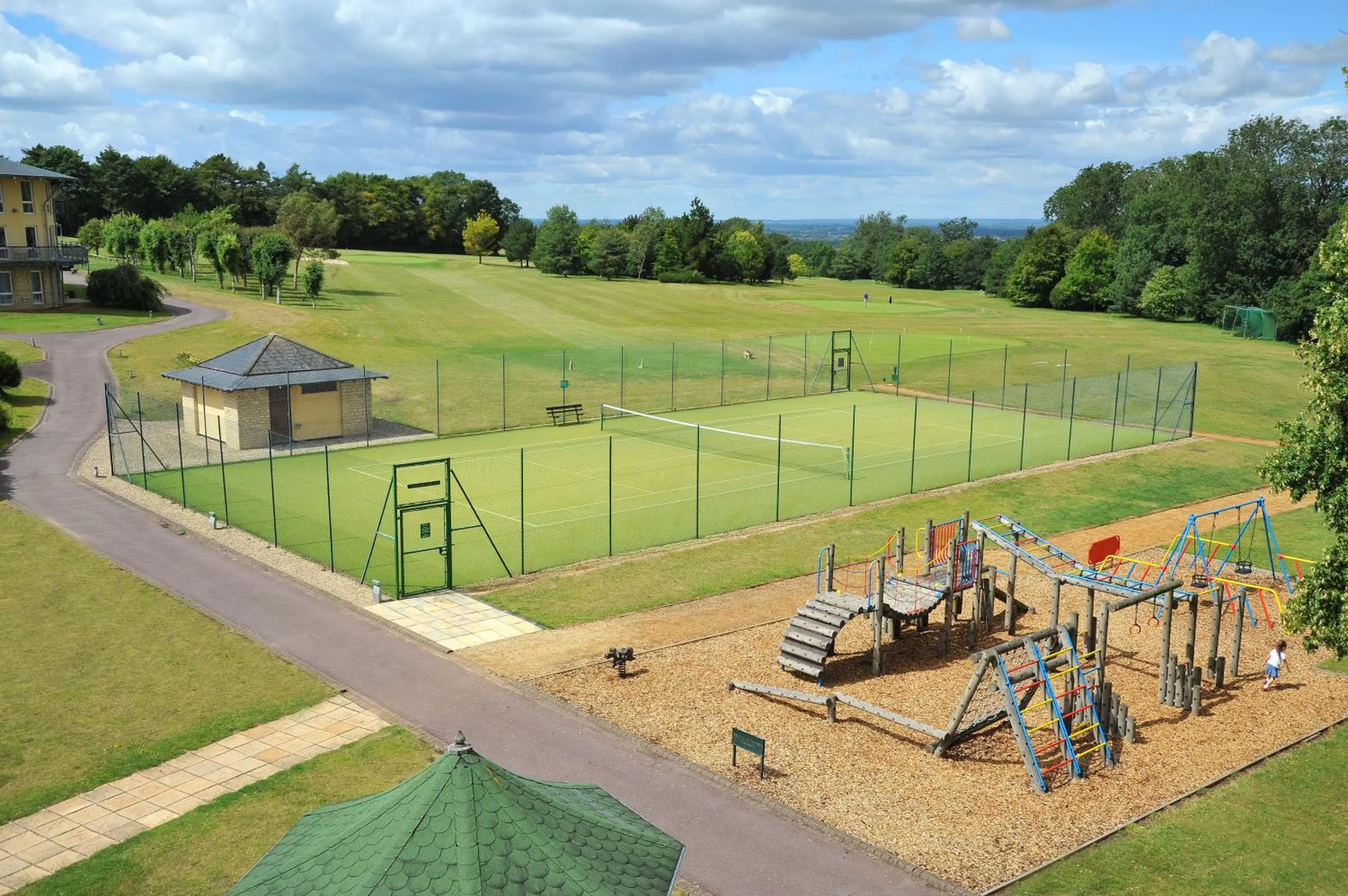 Tennis court in Swindon Blunsdon House Hotel, BW Premier Collection
