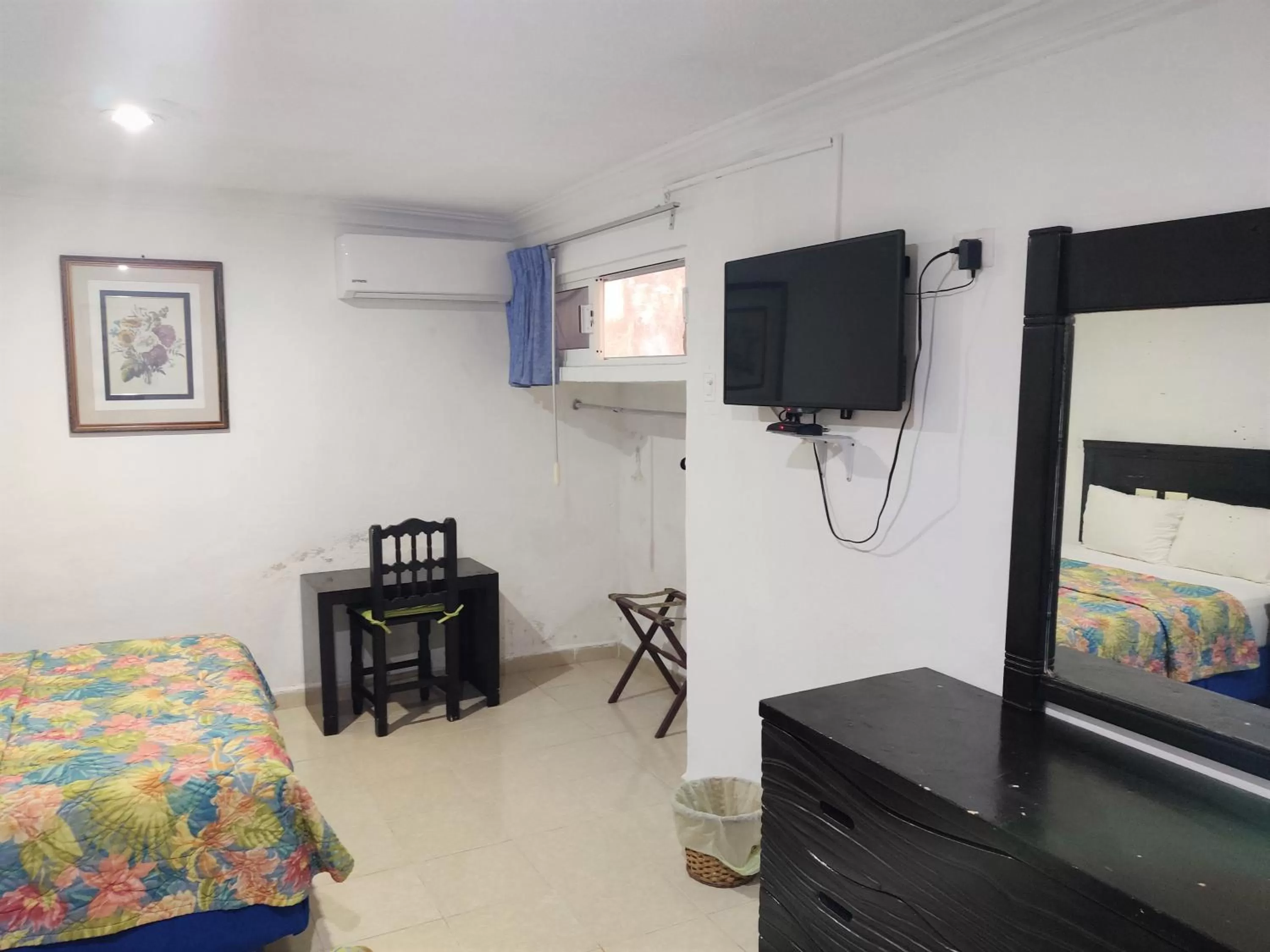 TV and multimedia, Bed in Hotel El Cid