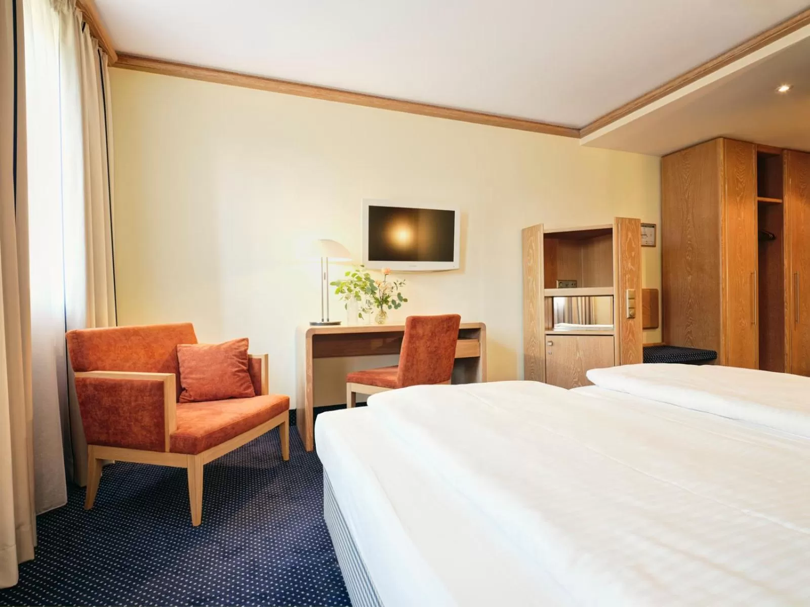 Photo of the whole room, Bed in Hotel zur Post