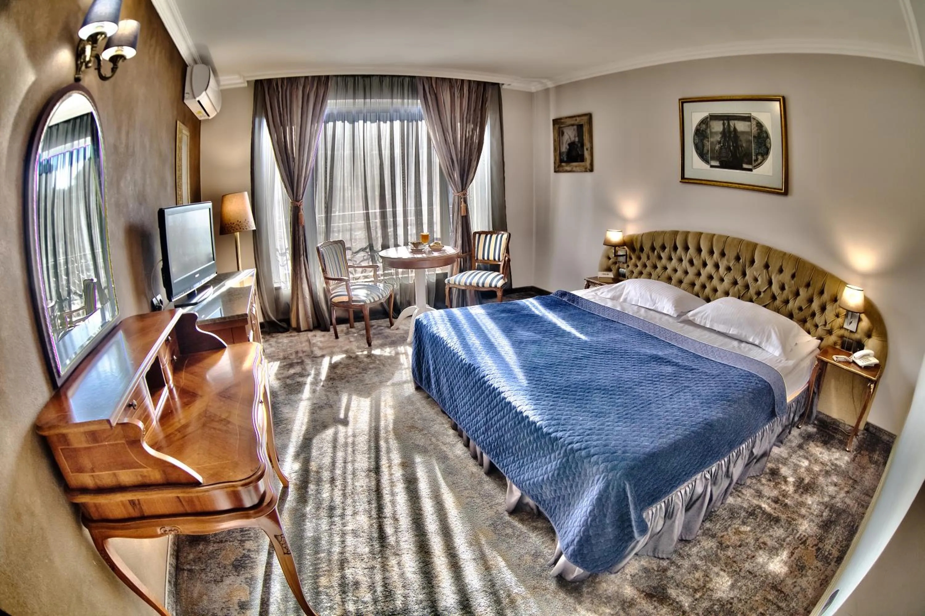 Photo of the whole room, Bed in Meg-Lozenetz Hotel