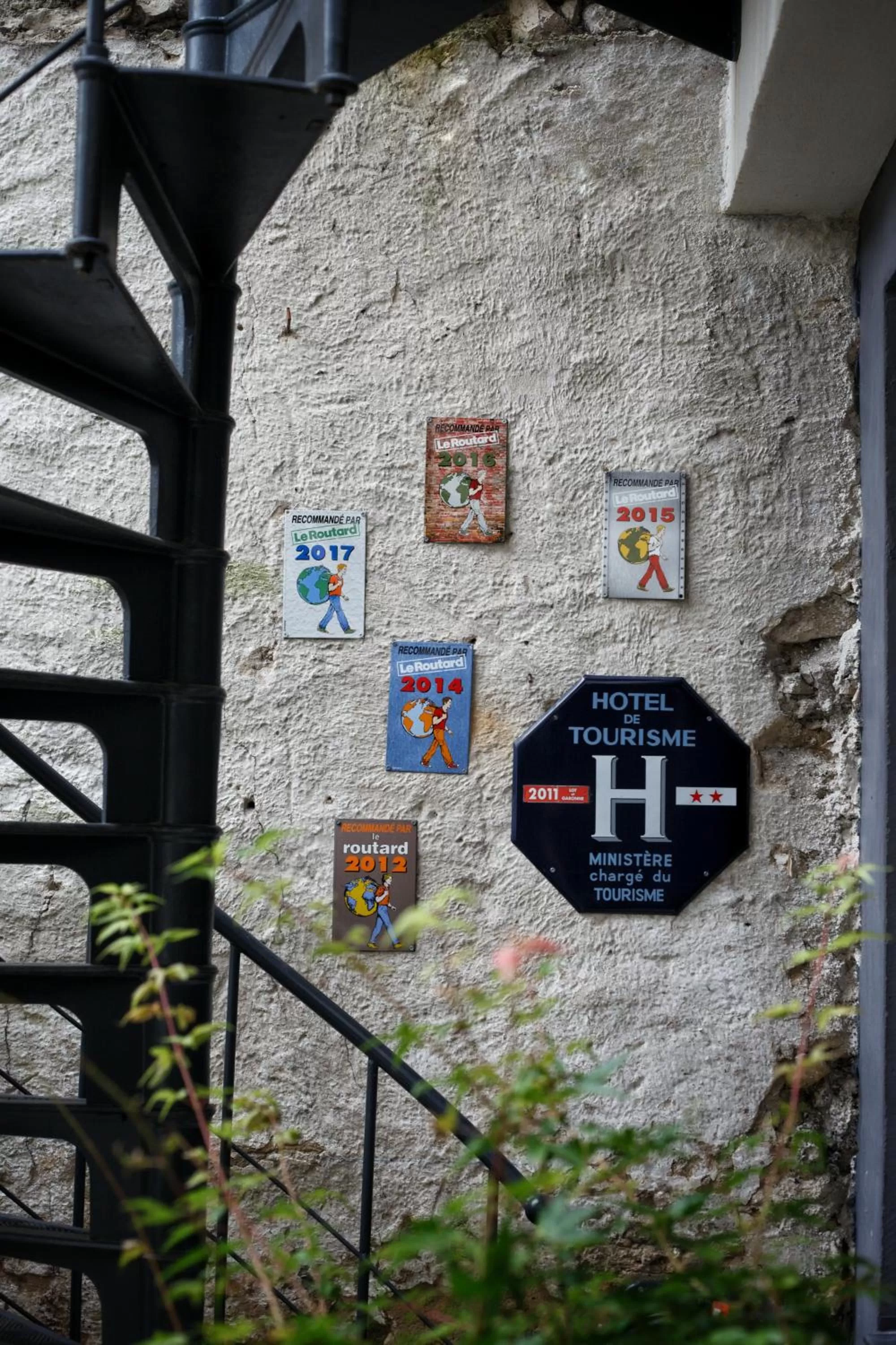 Decorative detail in Hôtel Henri IV
