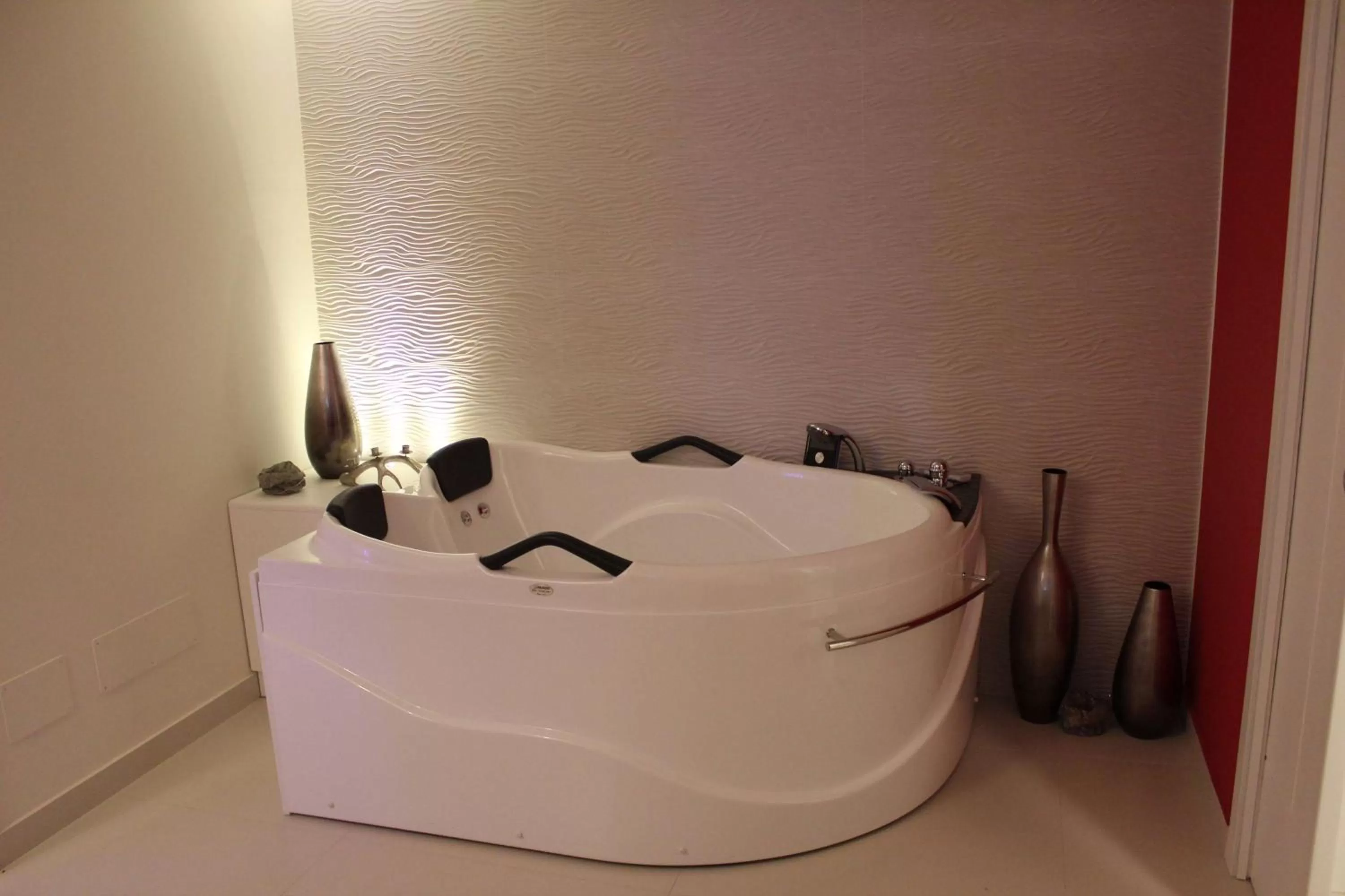 Hot Tub in Best Western Plus Hotel Perla Del Porto