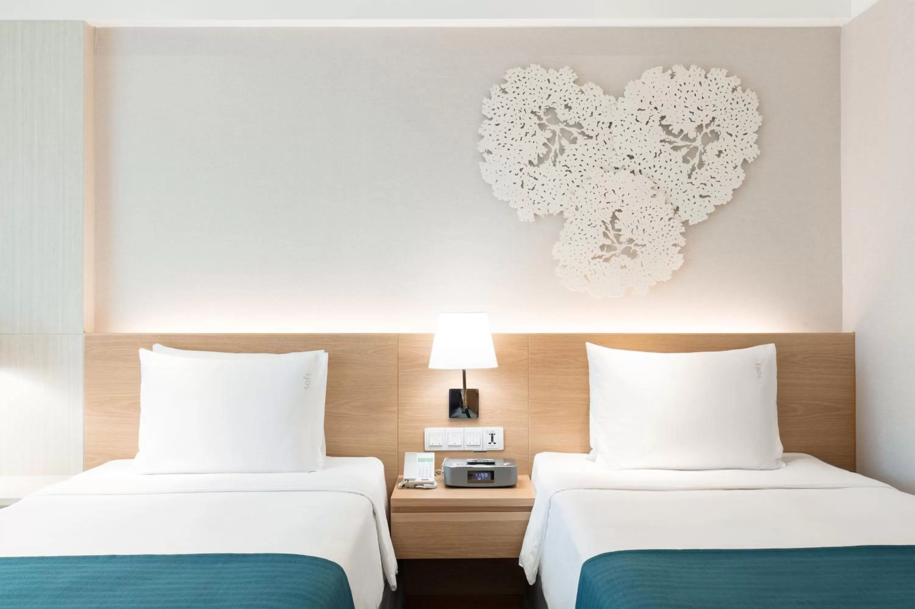 Bed in Holiday Inn Bangkok by IHG