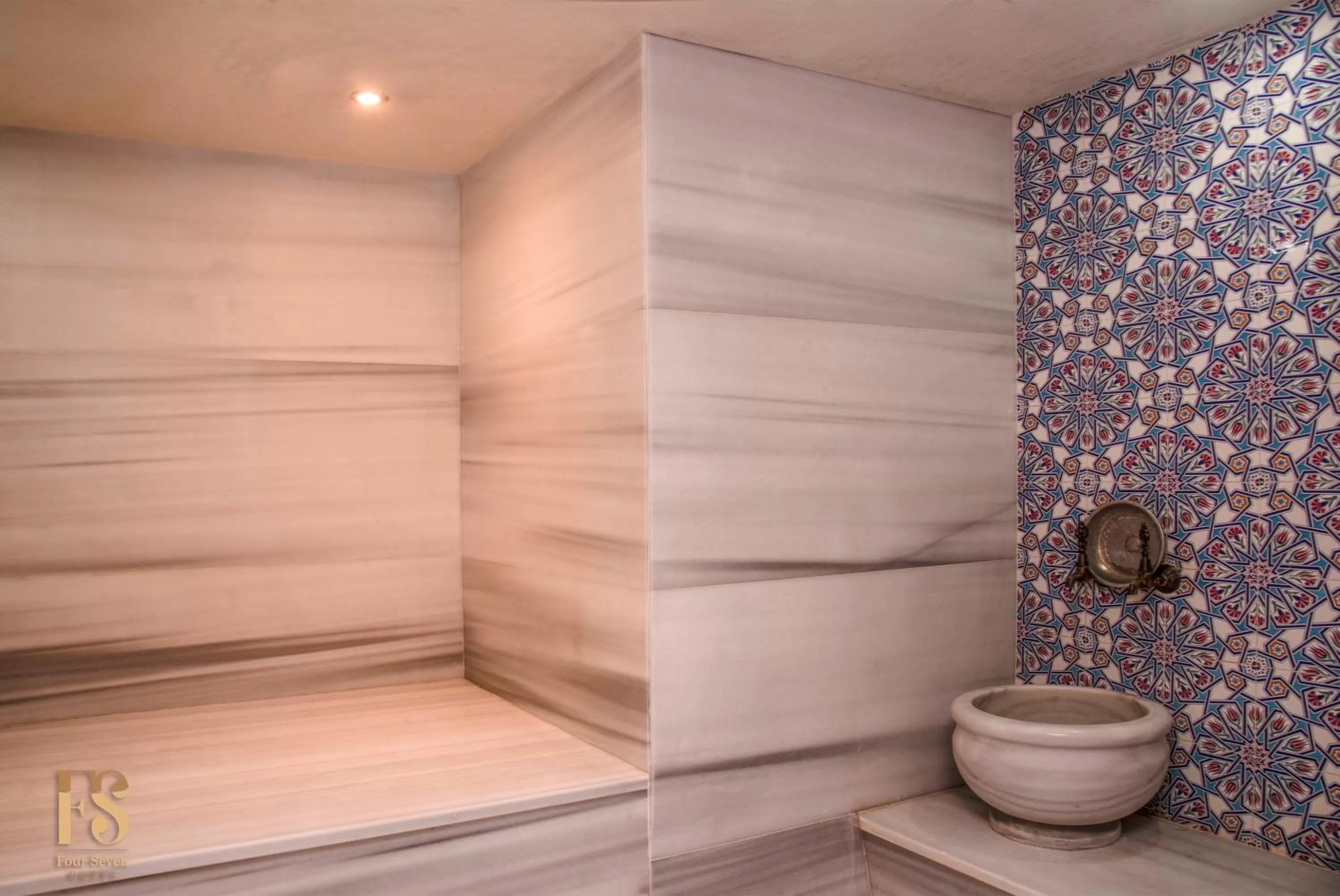 Public Bath in FOUR SEVEN HOTEL