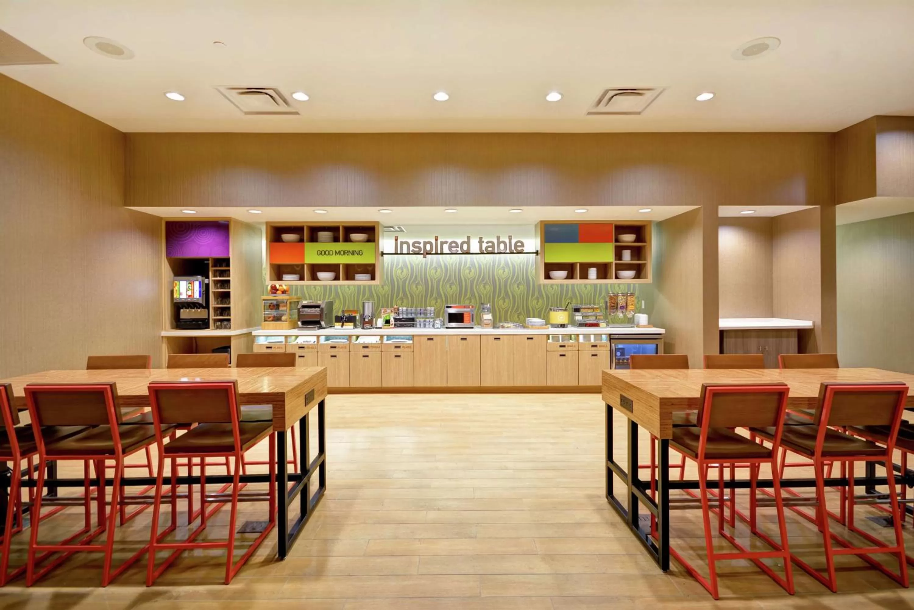 Food and drinks in Home2 Suites At The Galleria