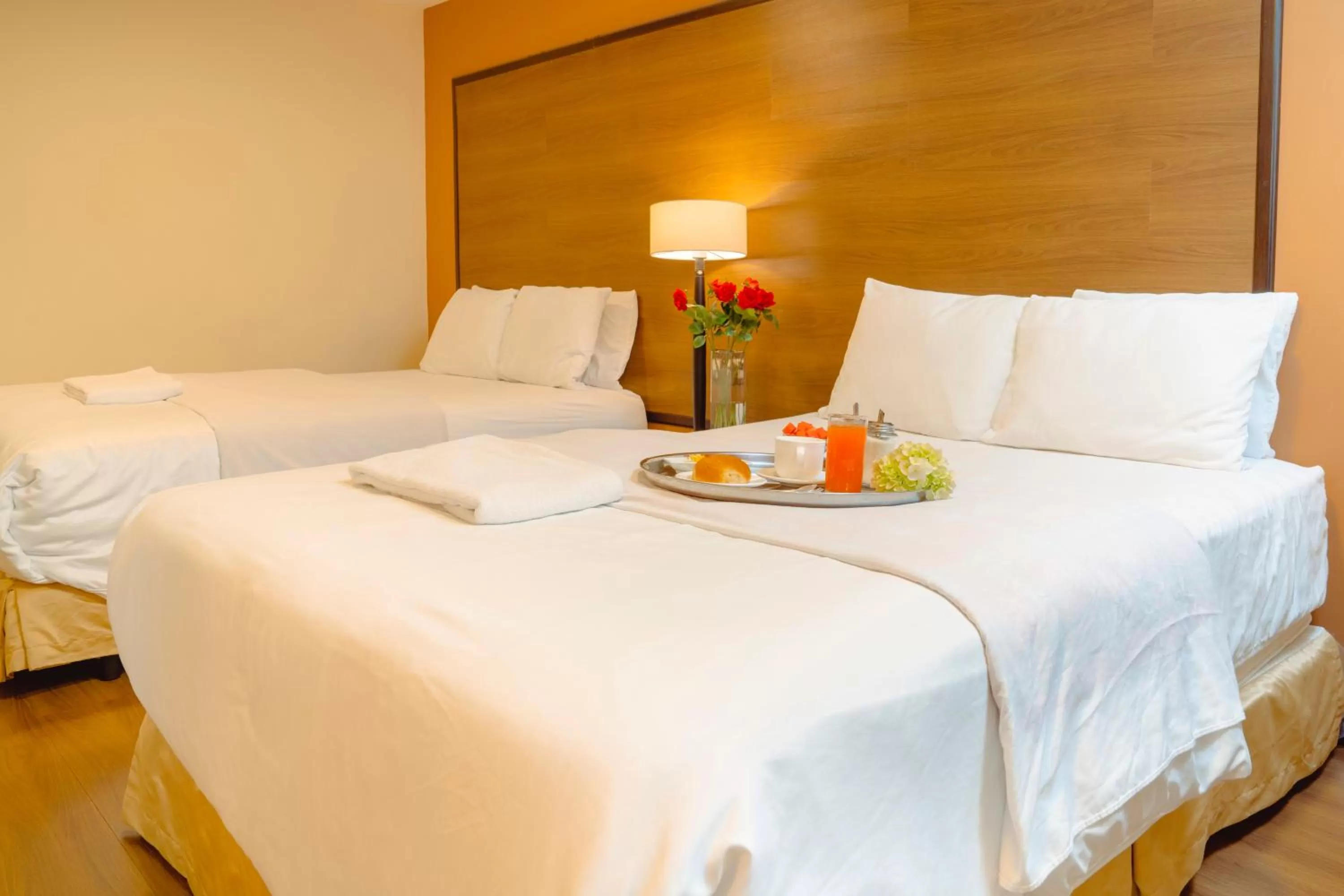 Property building, Bed in Hotel La Farola