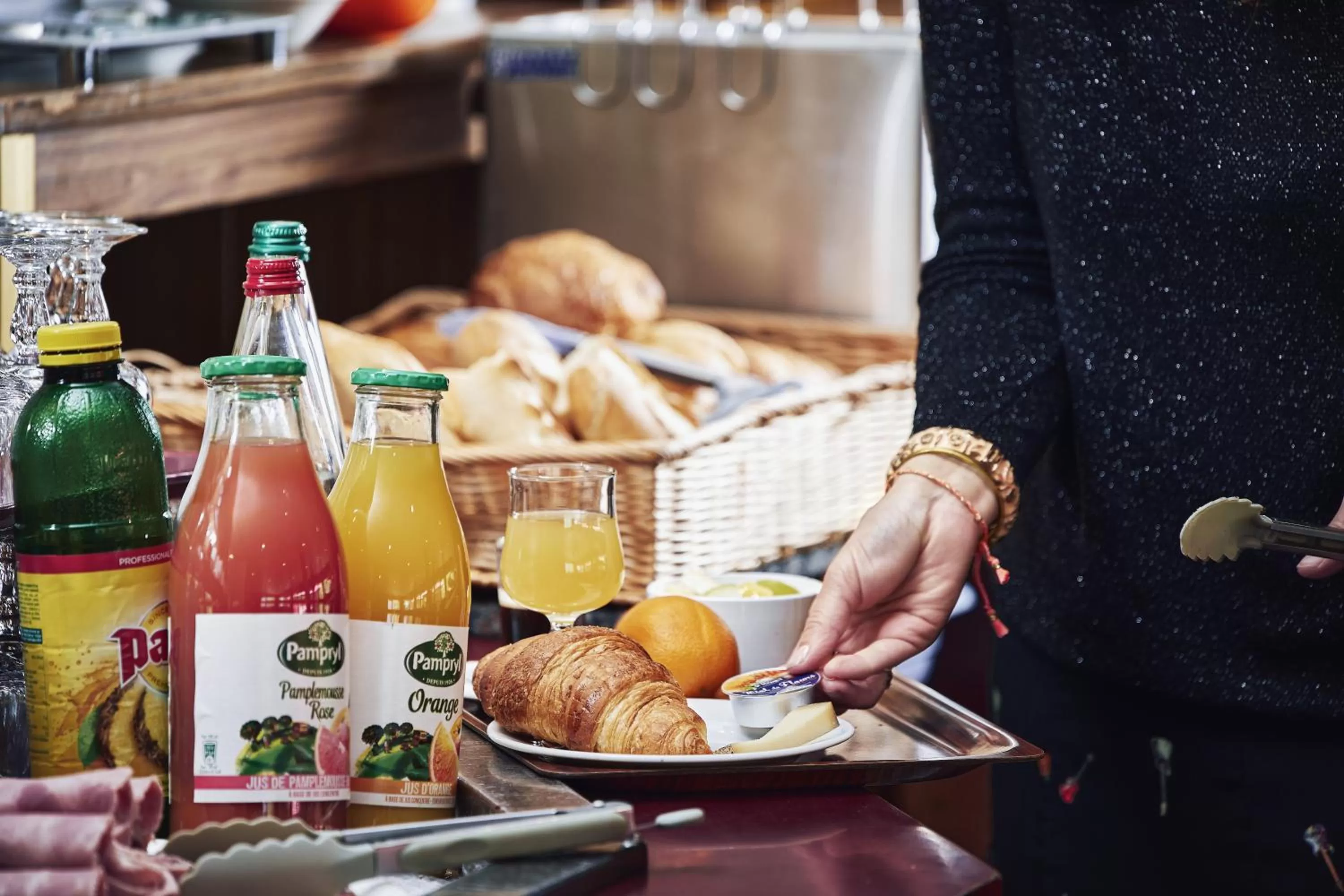 Breakfast in Logis Bagatelle - 51530 Dizy