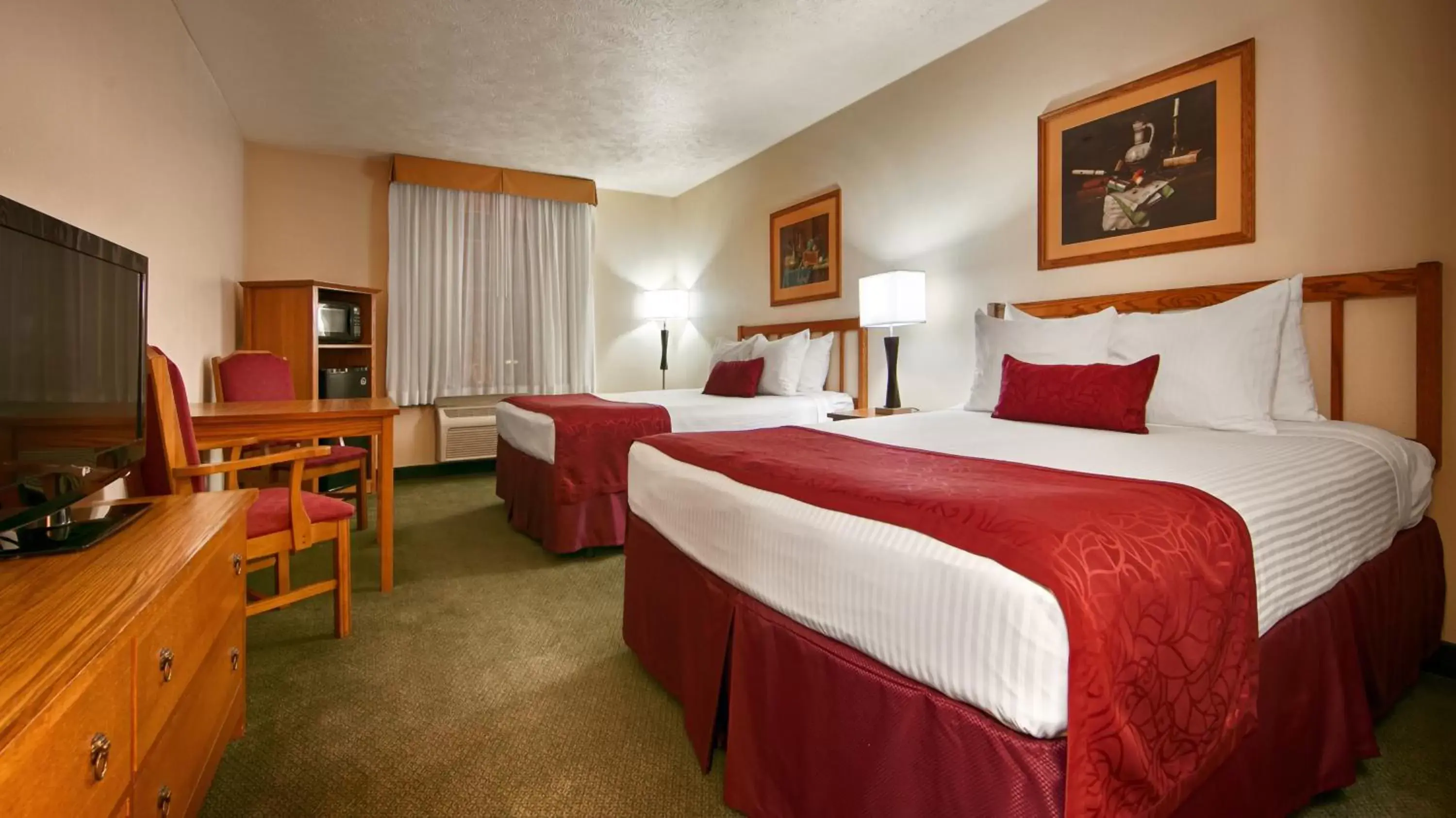 Queen Room with Two Queen Beds - single occupancy - Pet Friendly in Best Western John Jay Inn Queen Room with Two Queen Beds - single occupancy - Pet Friendly in Best Western John Jay Inn