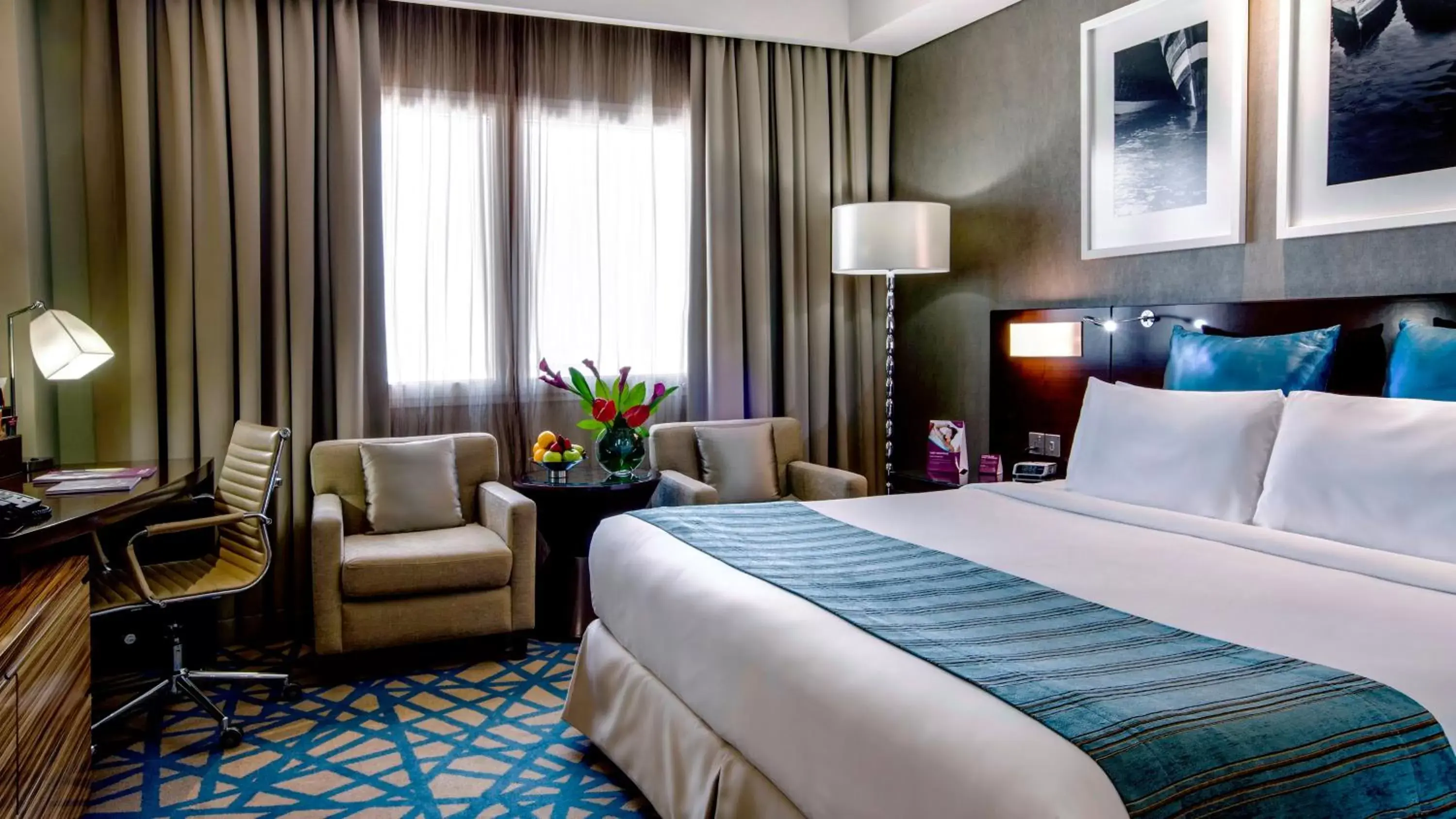 Standard King Room - Lounge Access in Crowne Plaza Dubai Deira by IHG Standard King Room - Lounge Access in Crowne Plaza Dubai Deira by IHG