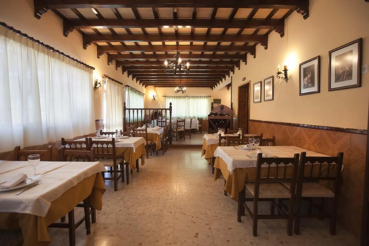 Restaurant/places to eat in Hotel Catalán Puerto Real